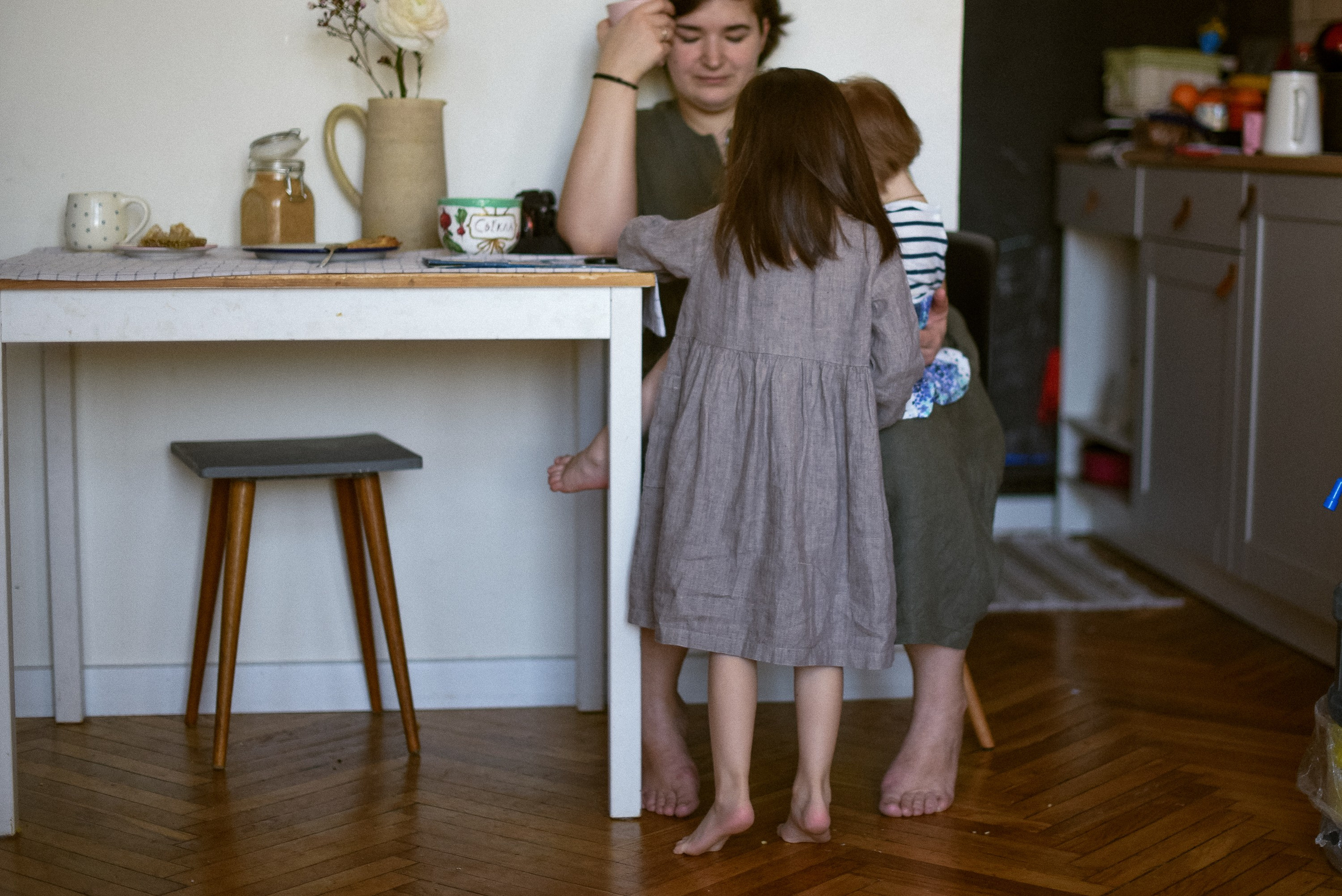 A Mom’s Day: The Everyday Hustle. Documentary family photography in Barcelona and beyond