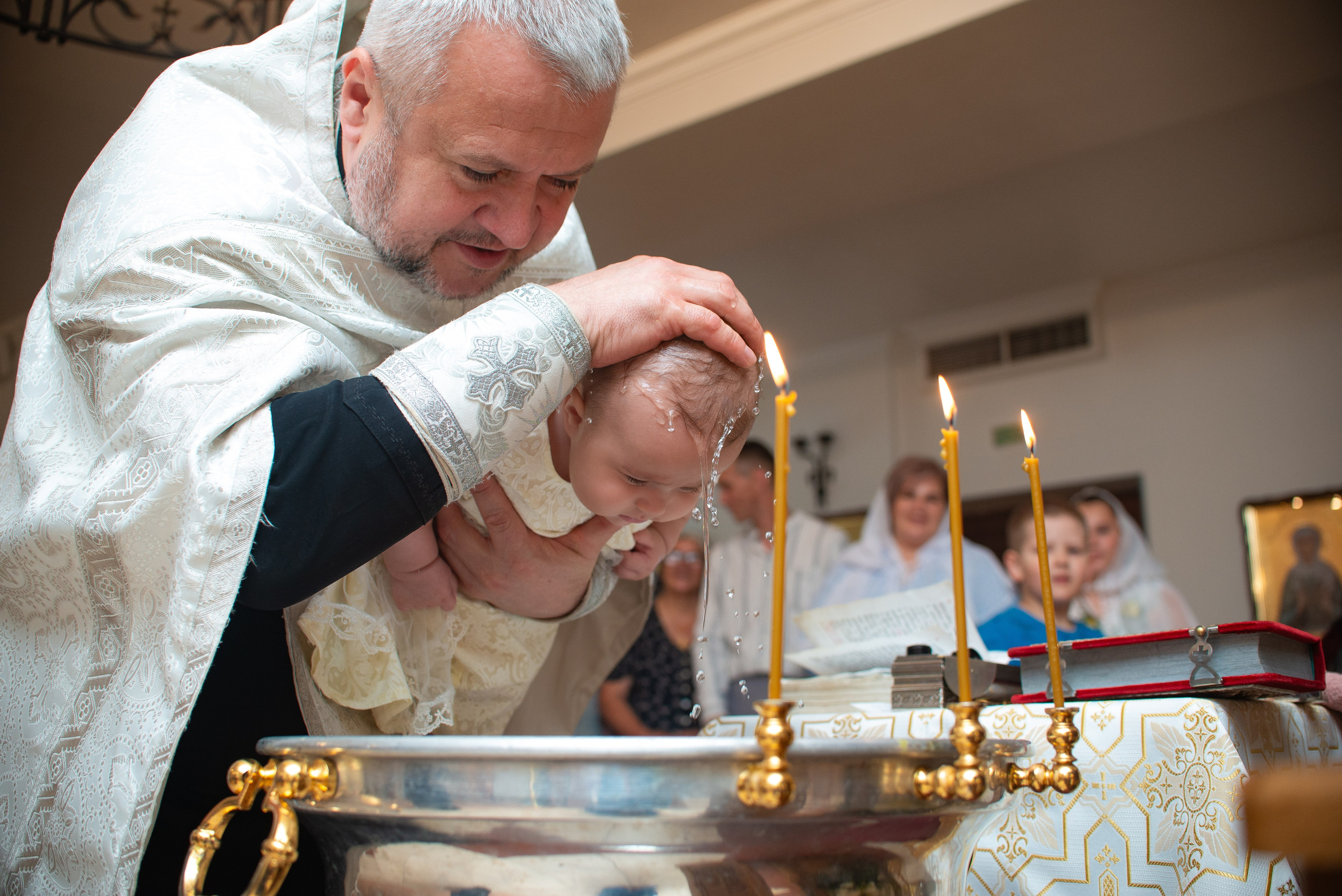 Крещение Машеньки в хр.Преображения Господня. Семейный фотограф на выписку из роддома и крещение Минск Настя Гришук