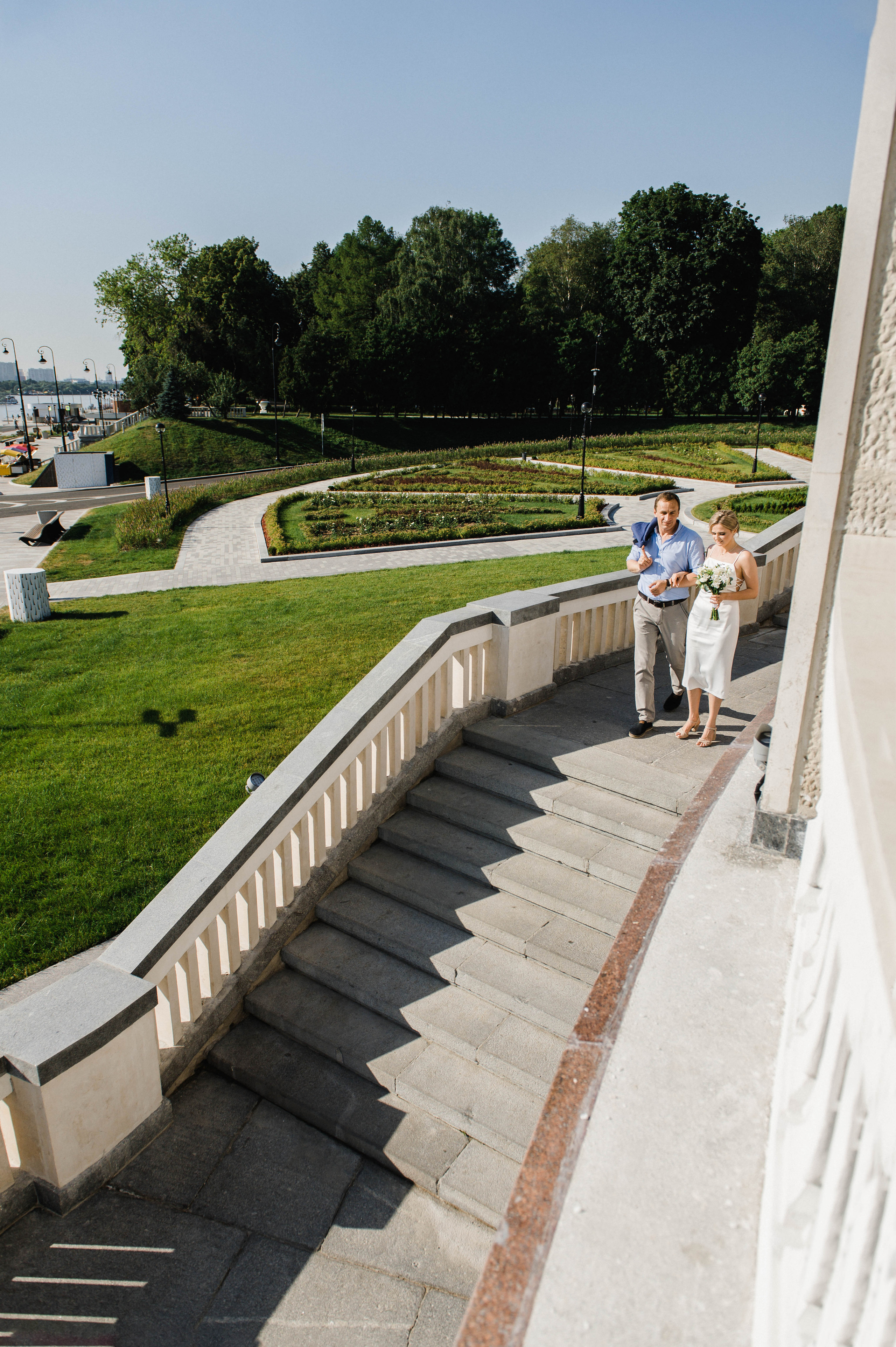 Свадебная прогулка на речном вокзале. Семейный и свадебный фотограф в Москве Татьяна Николаева