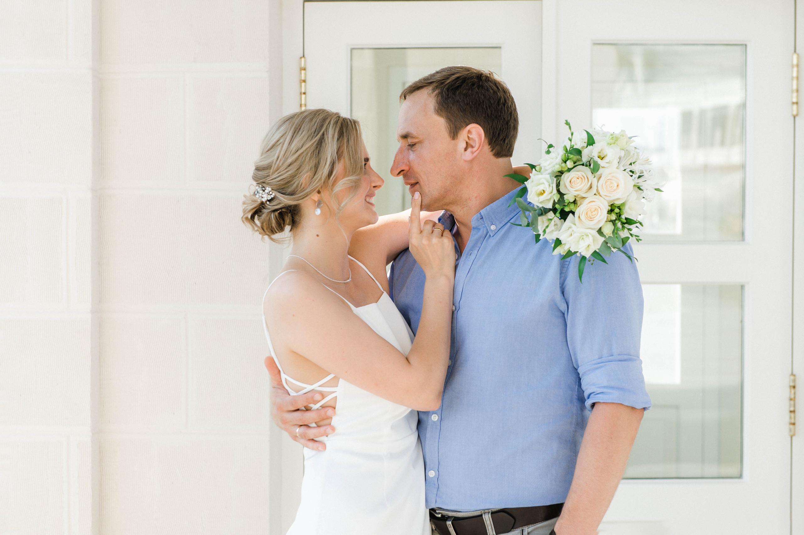 Свадебная прогулка на речном вокзале. Семейный и свадебный фотограф в Москве Татьяна Николаева