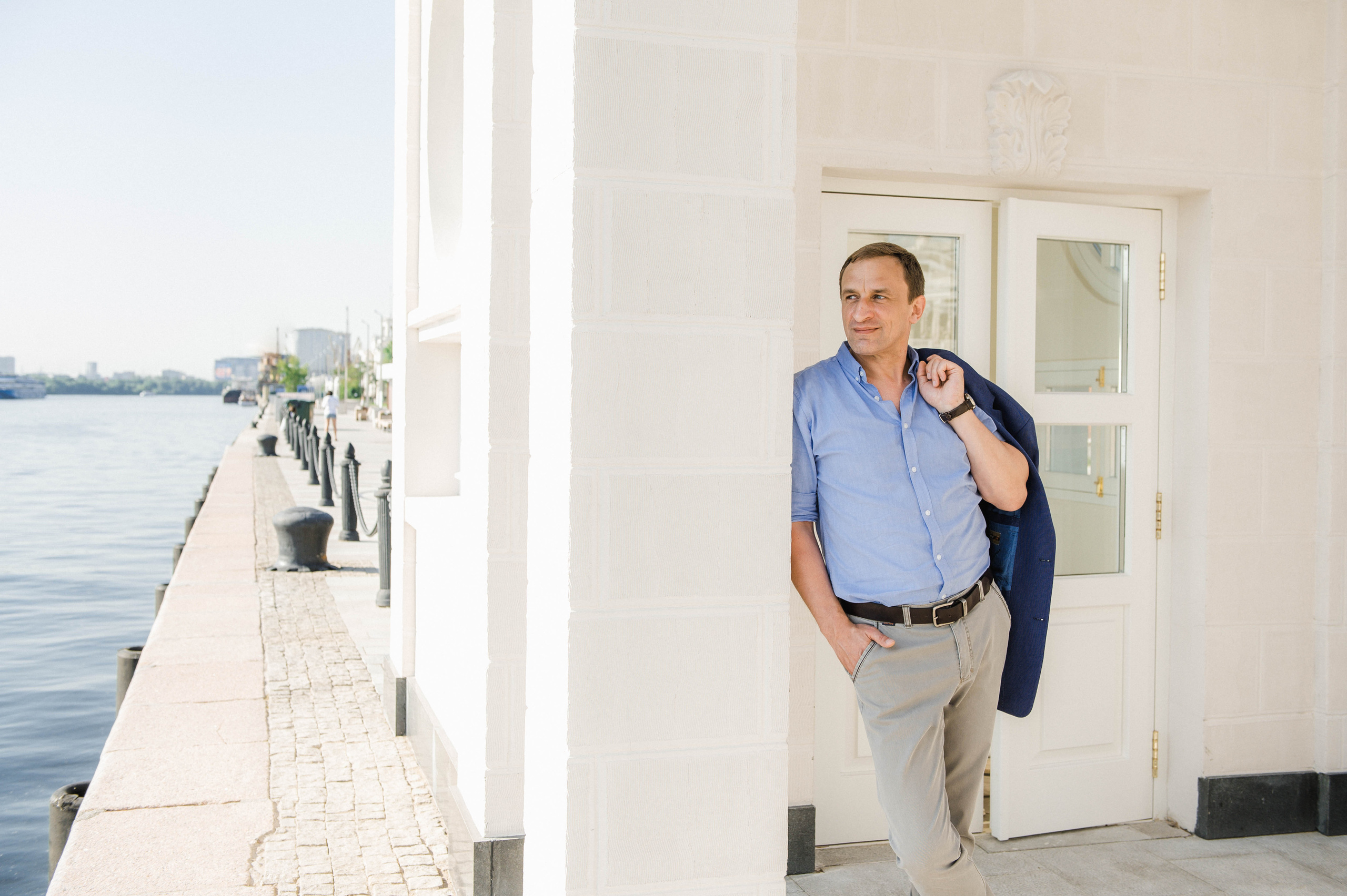Свадебная прогулка на речном вокзале. Семейный и свадебный фотограф в Москве Татьяна Николаева