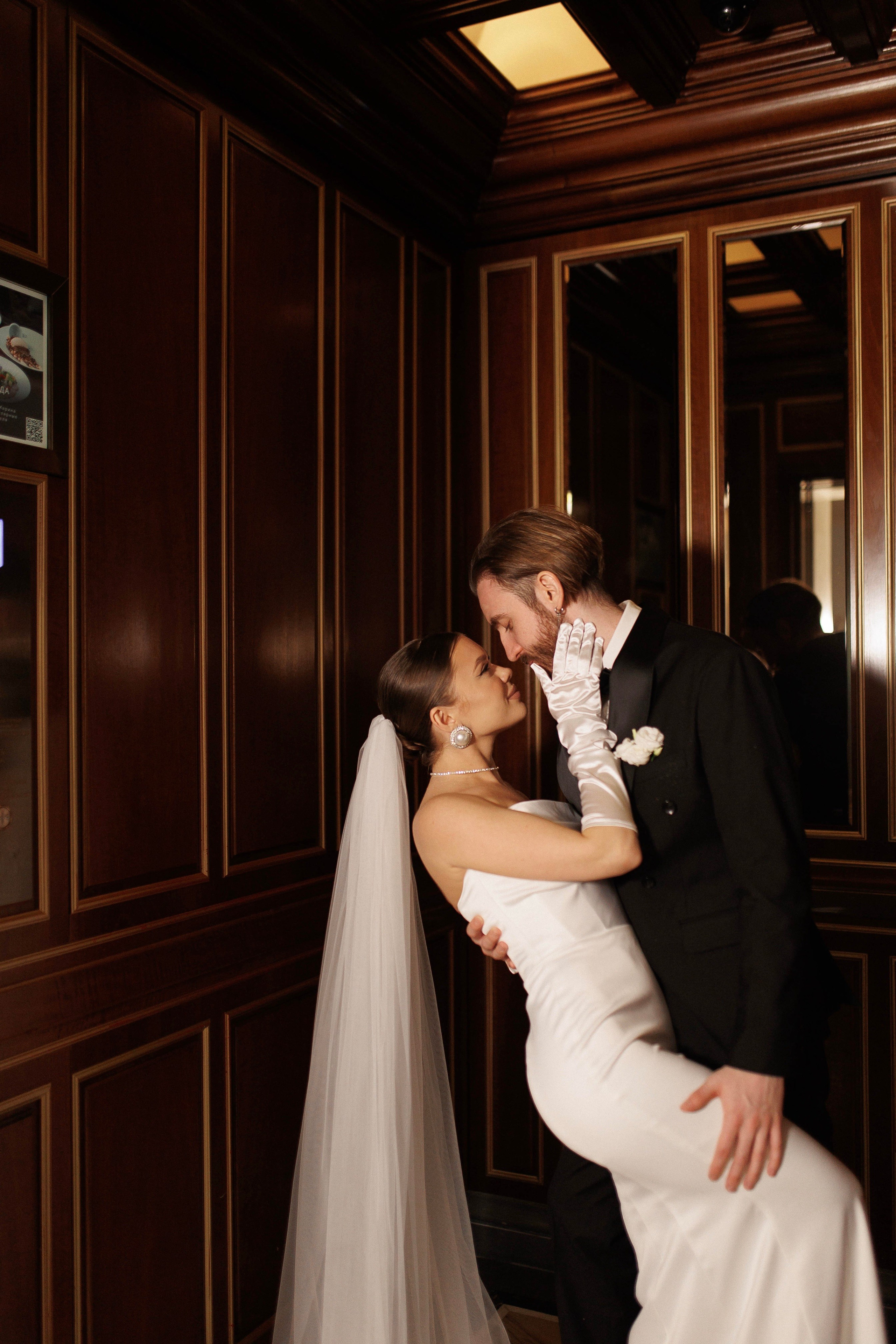 ···. Свадебный фотограф в Санкт-Петербурге Александра Чукавина