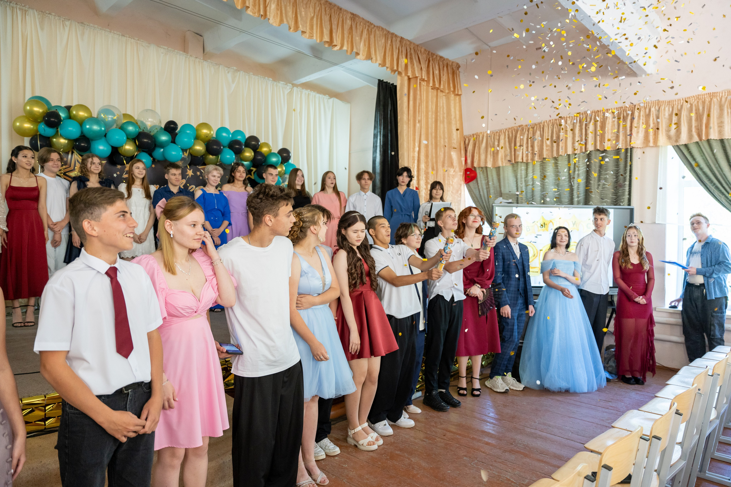 Прощай, школа, здравствуй, мир! Последний звонок и выпускной 9 А» класса. Фотограф |Ленинск, Волжский, Волгоград| Наталья Савилова