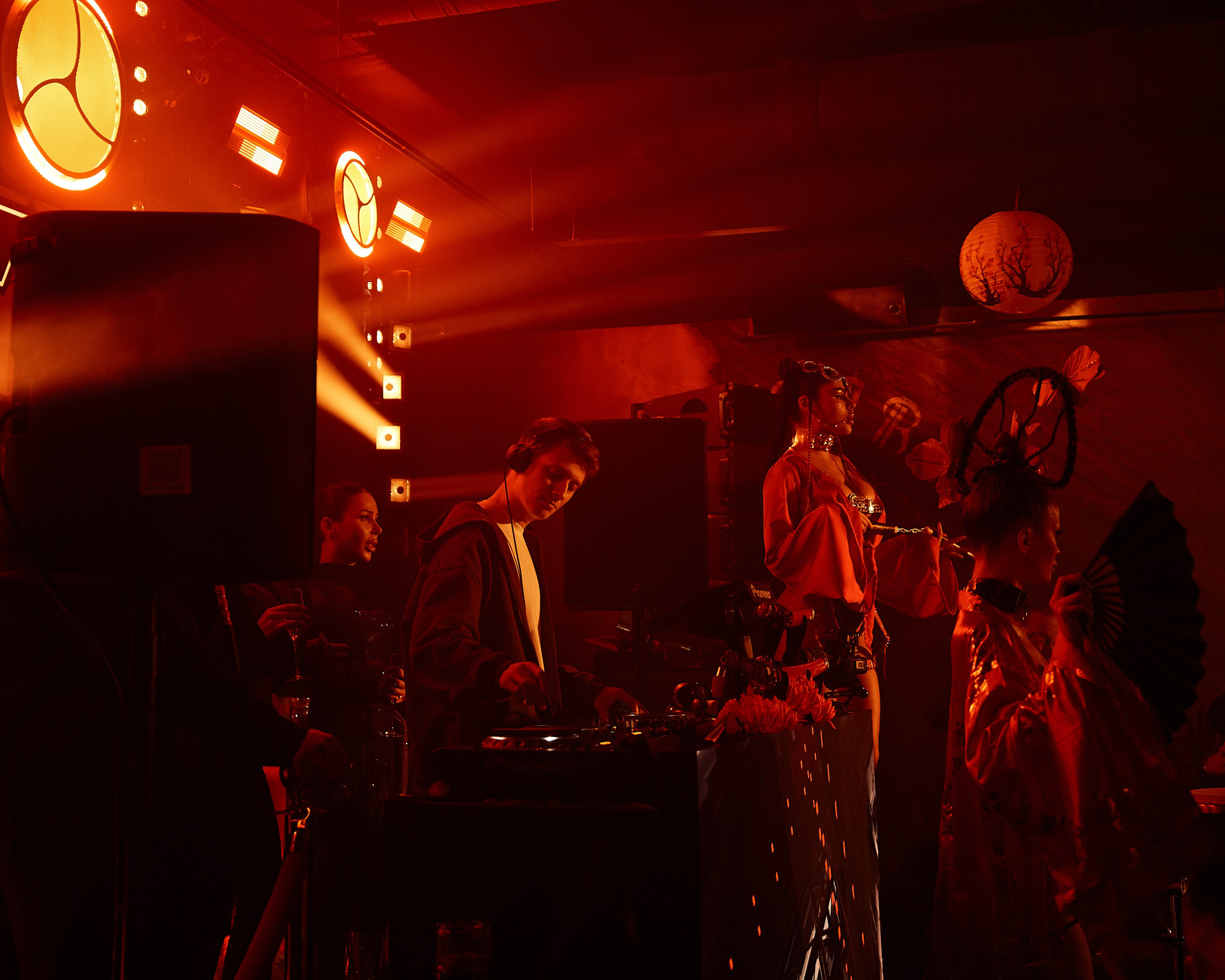 PLUS VIBE Party. Репортажный фотограф в Москве Дмитрий Масленников