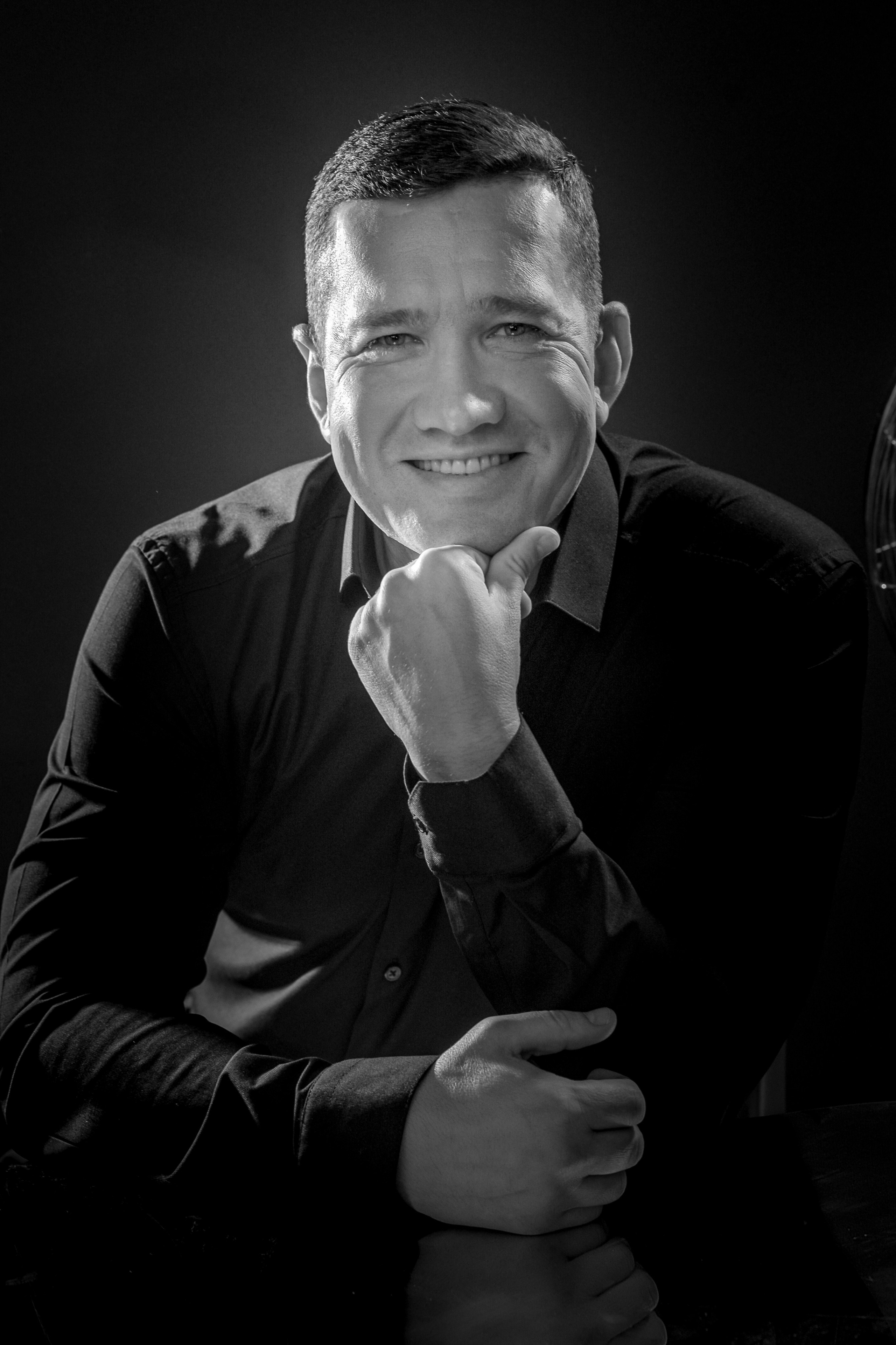 МУЖСКОЙ ПОРТРЕТ. Фотограф Юлия Антушева