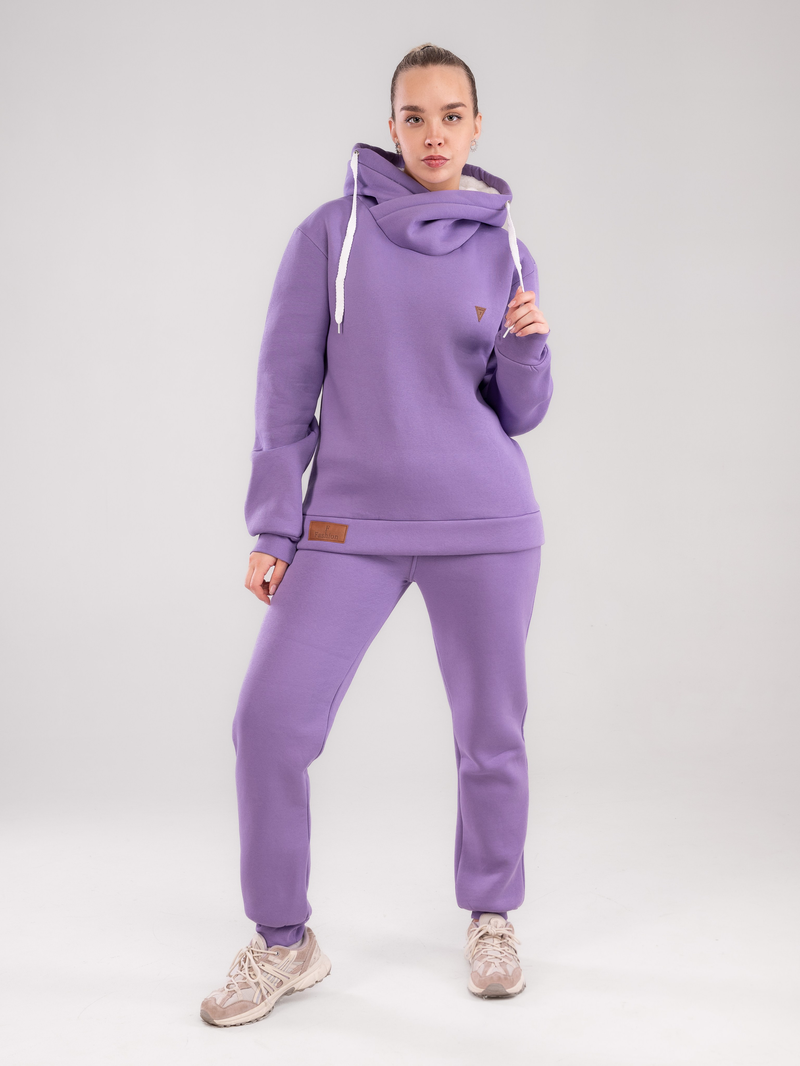 Спортивные костюмы и брюки с большой палитрой цветов!. Предметный фотограф, фото для маркетплейсов Пятигорск, КМВ