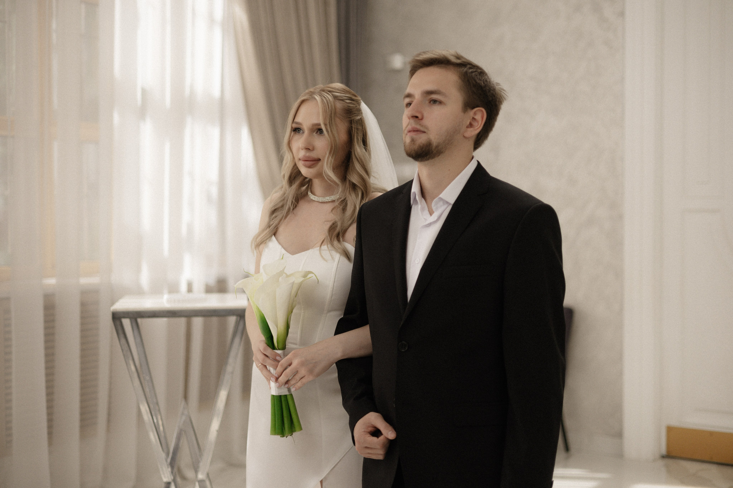 Арина и Дима. Сборы, роспись и прогулка. Свадебный и портретный фотограф в Москве Анастасия Масюк