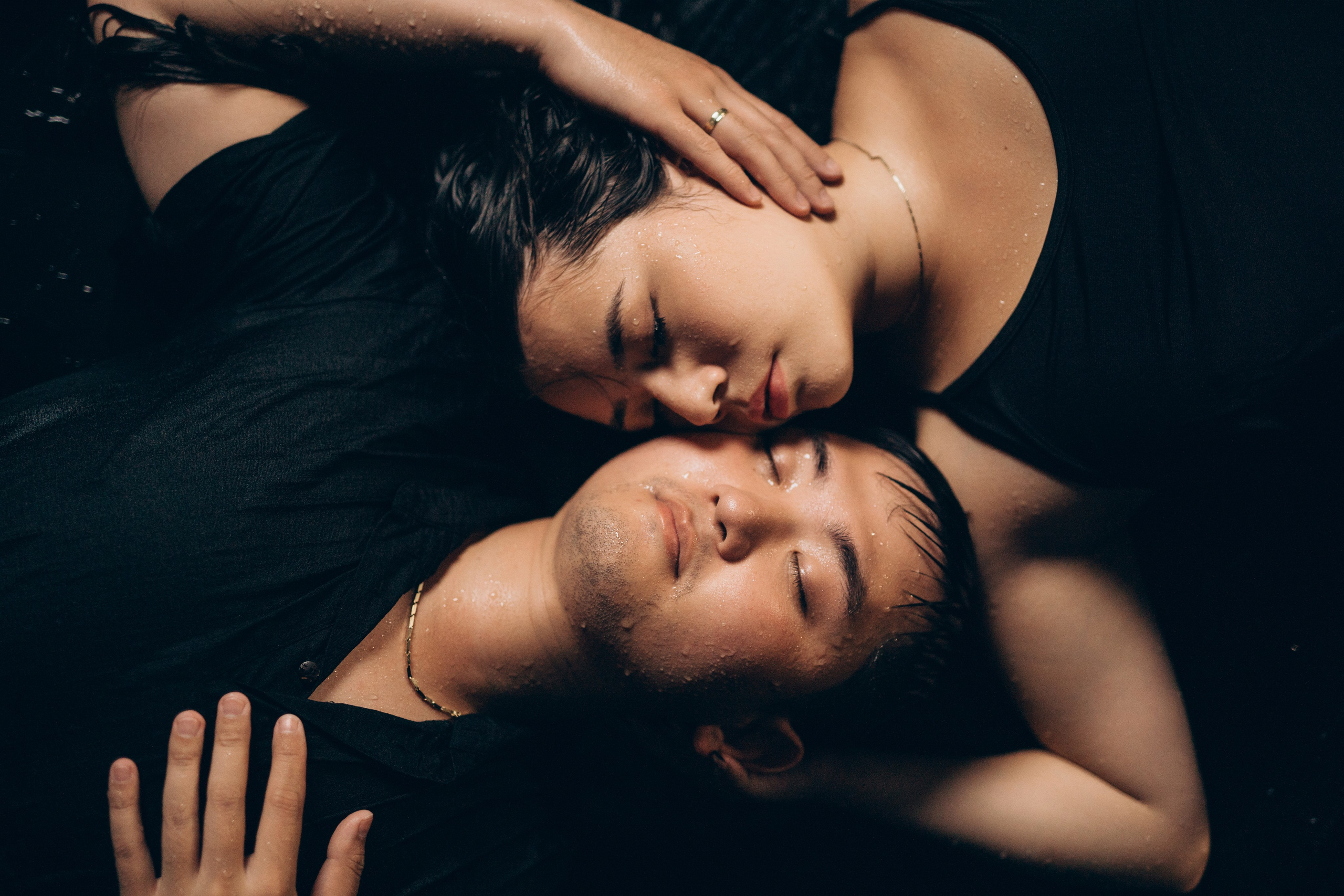 Свидание под дождем. Фотограф в Алматы Чалова Нафиса