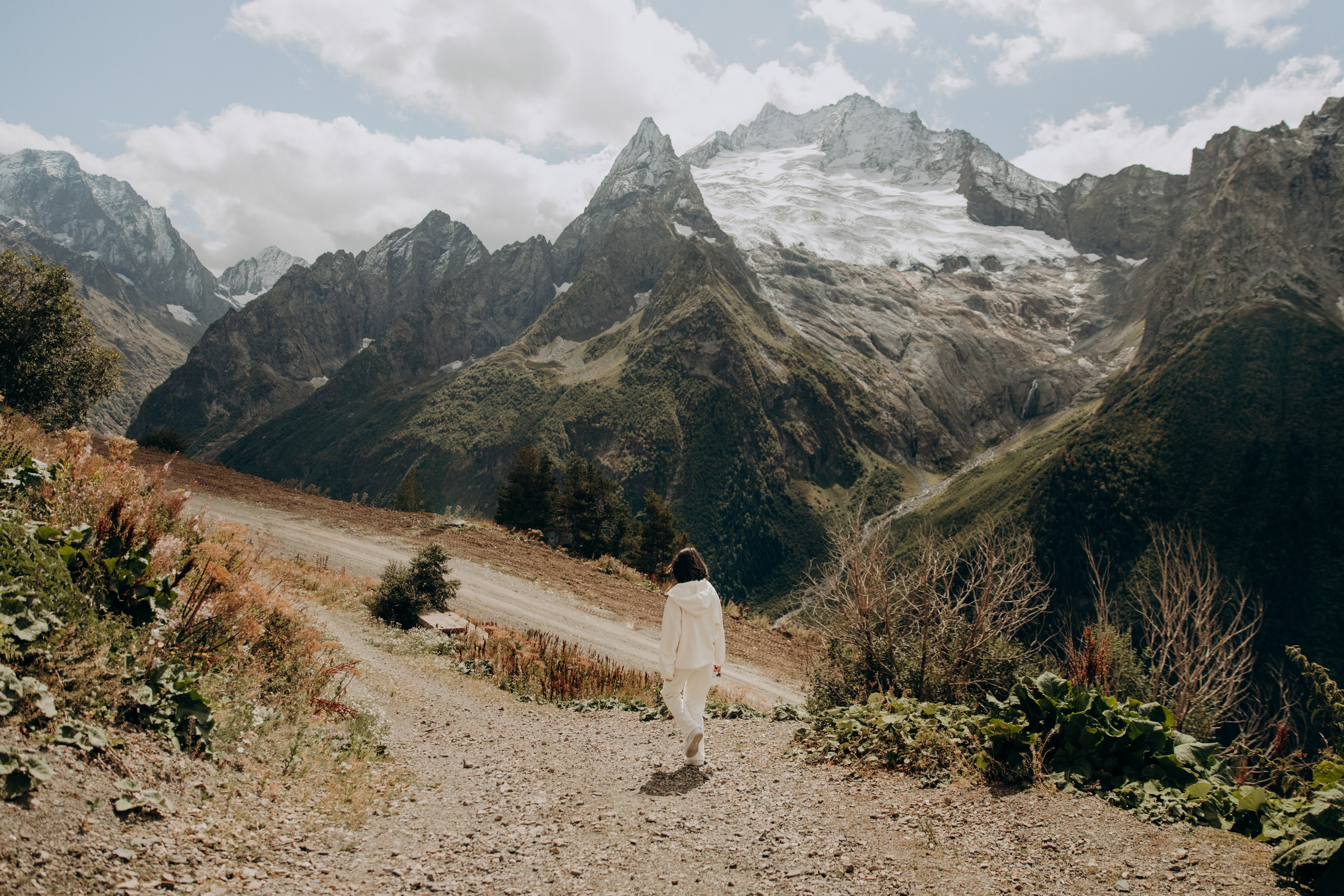 Юля с семьей, Домбай. Портфолио