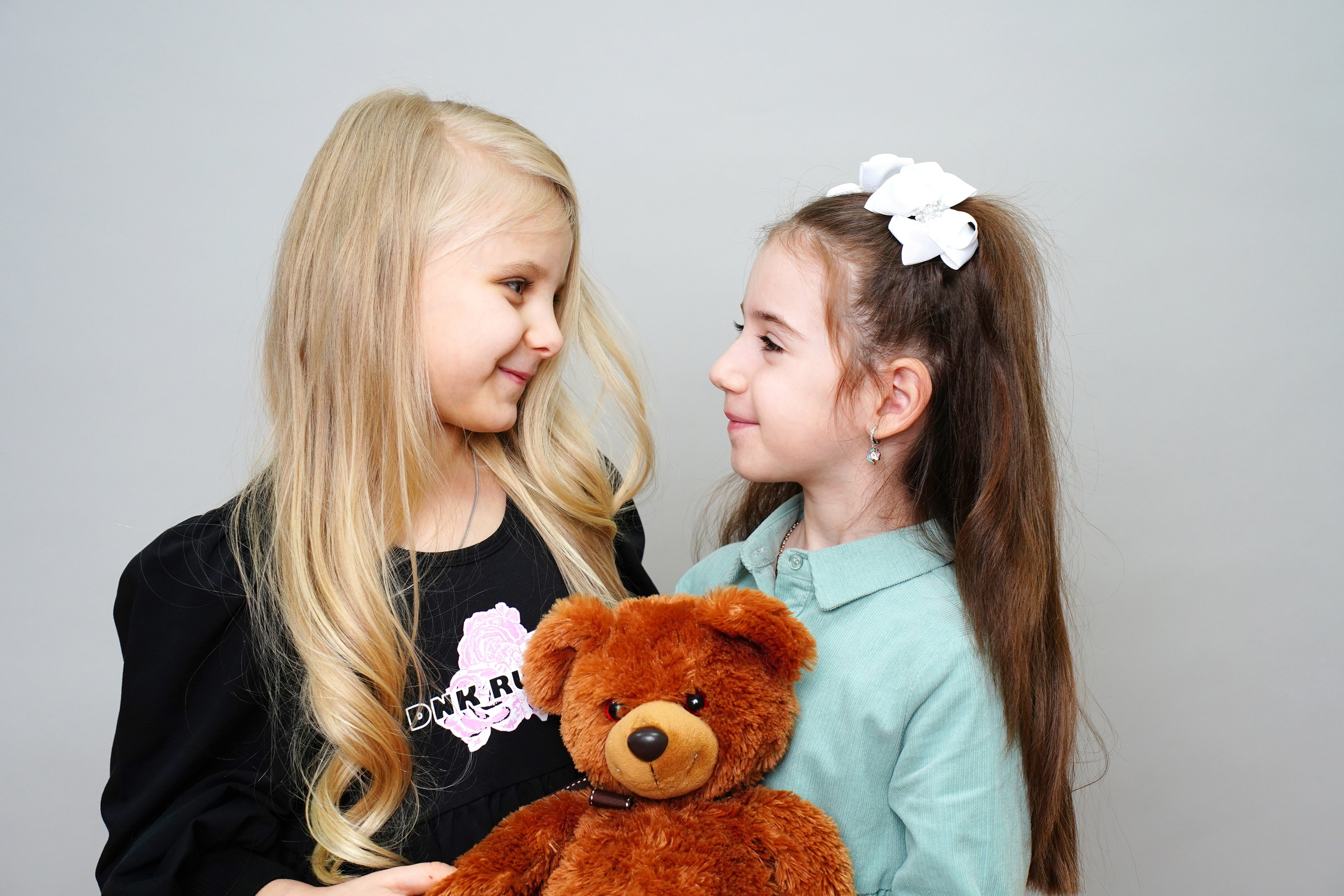 Мелкие группы. MEMENTO.Выпускные альбомы, школьные, юбилейные и другие книги. Ростов-на-Дону