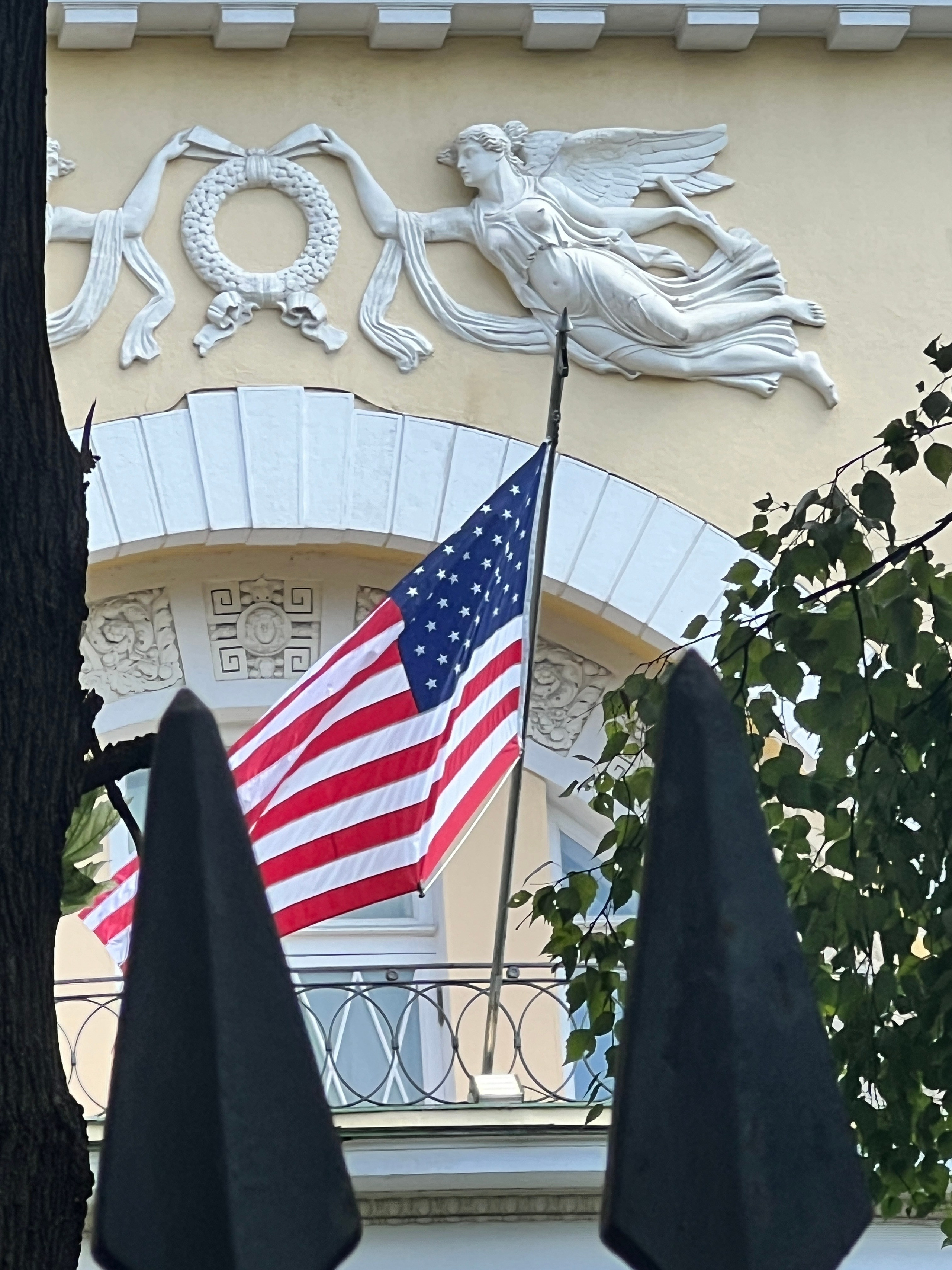 Арбатские истории. П&П — Полезное с Приятным. Фотоэкскурсии — Москва на память. Экскурсовод и фотограф в Москве. Увези столицу в своём альбоме!