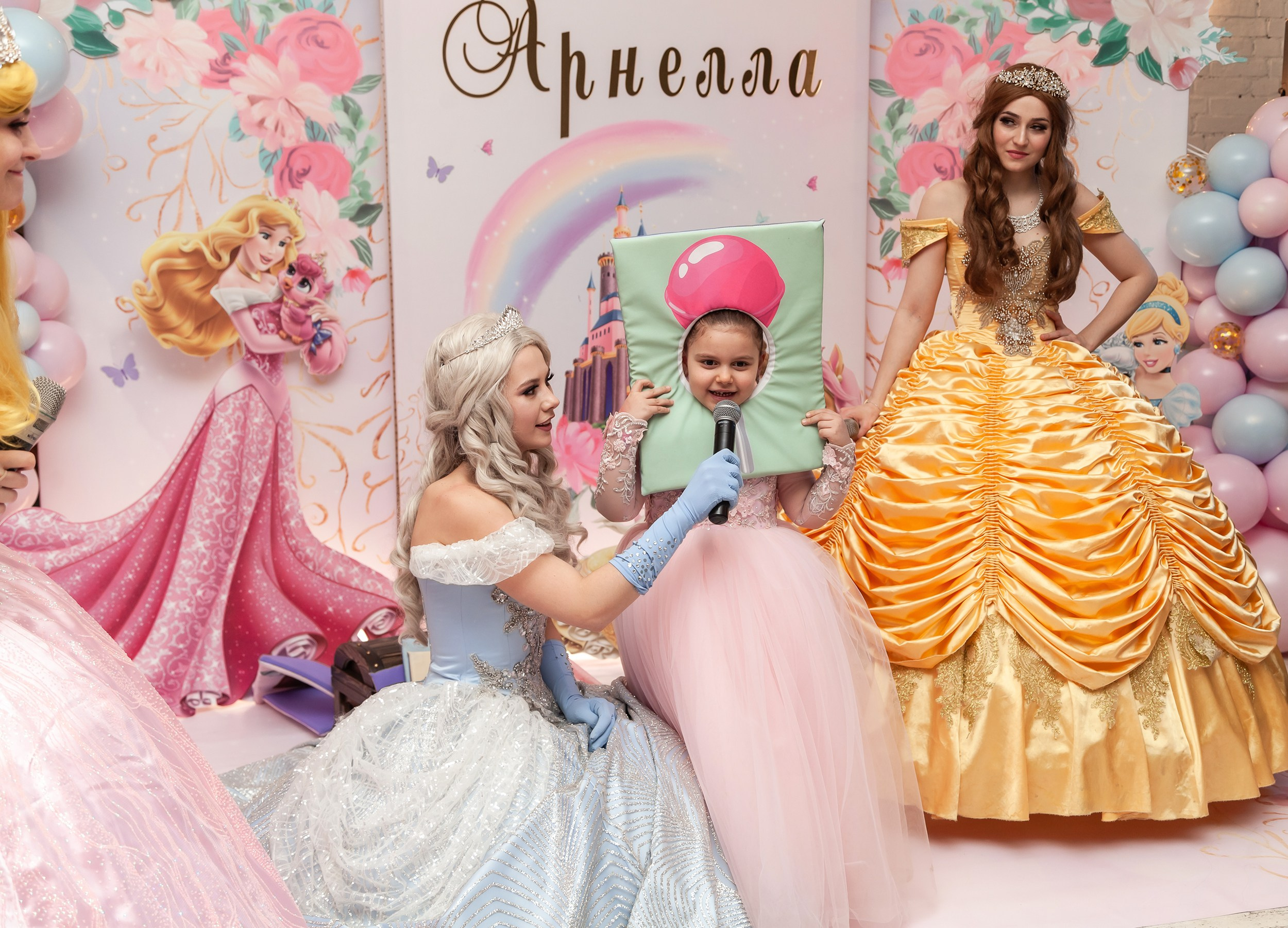 Конкурс с аниматорами-принцессами