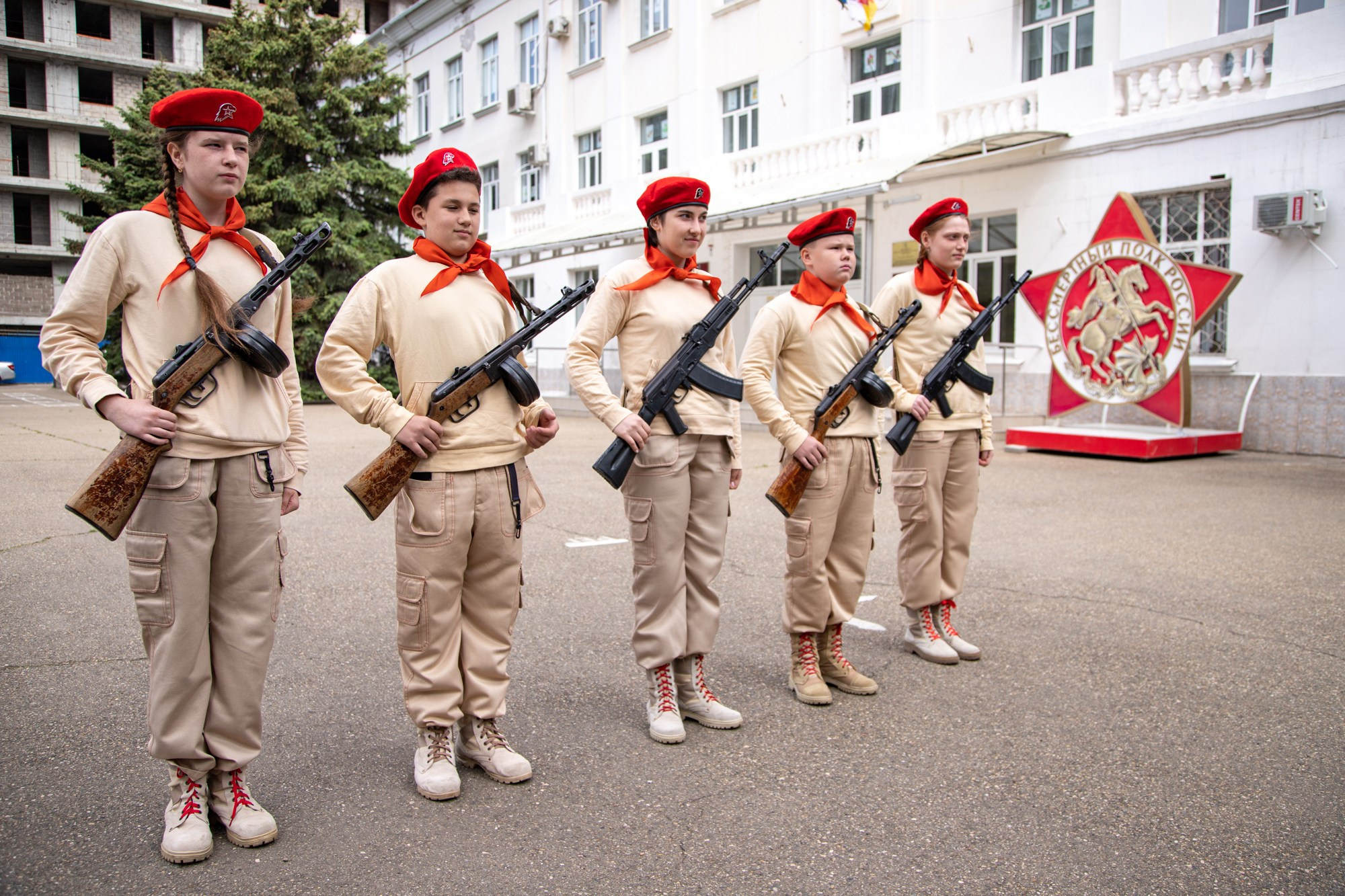 100-летие пионерии. Репортажный, промышленный и маркетплейс-фотограф Дмитрий Чернат