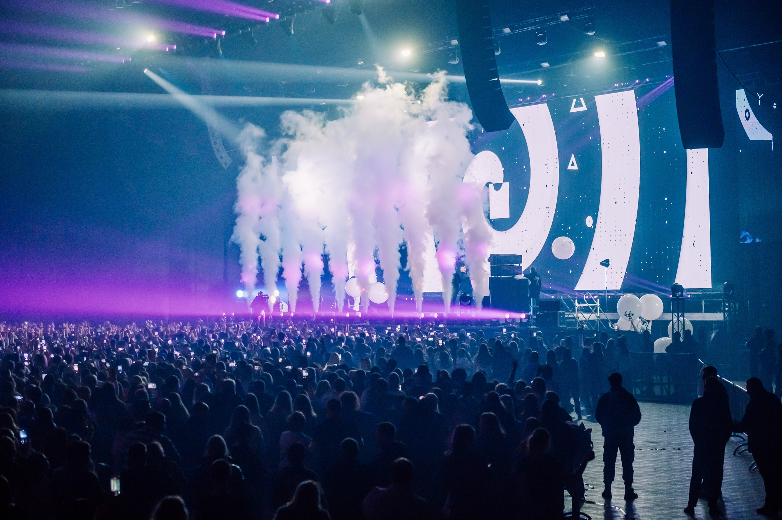 Руки вверх в Ледовом Дворце 15.11.2025. Детский фотограф, семейный фотограф и репортажи в Кемерово