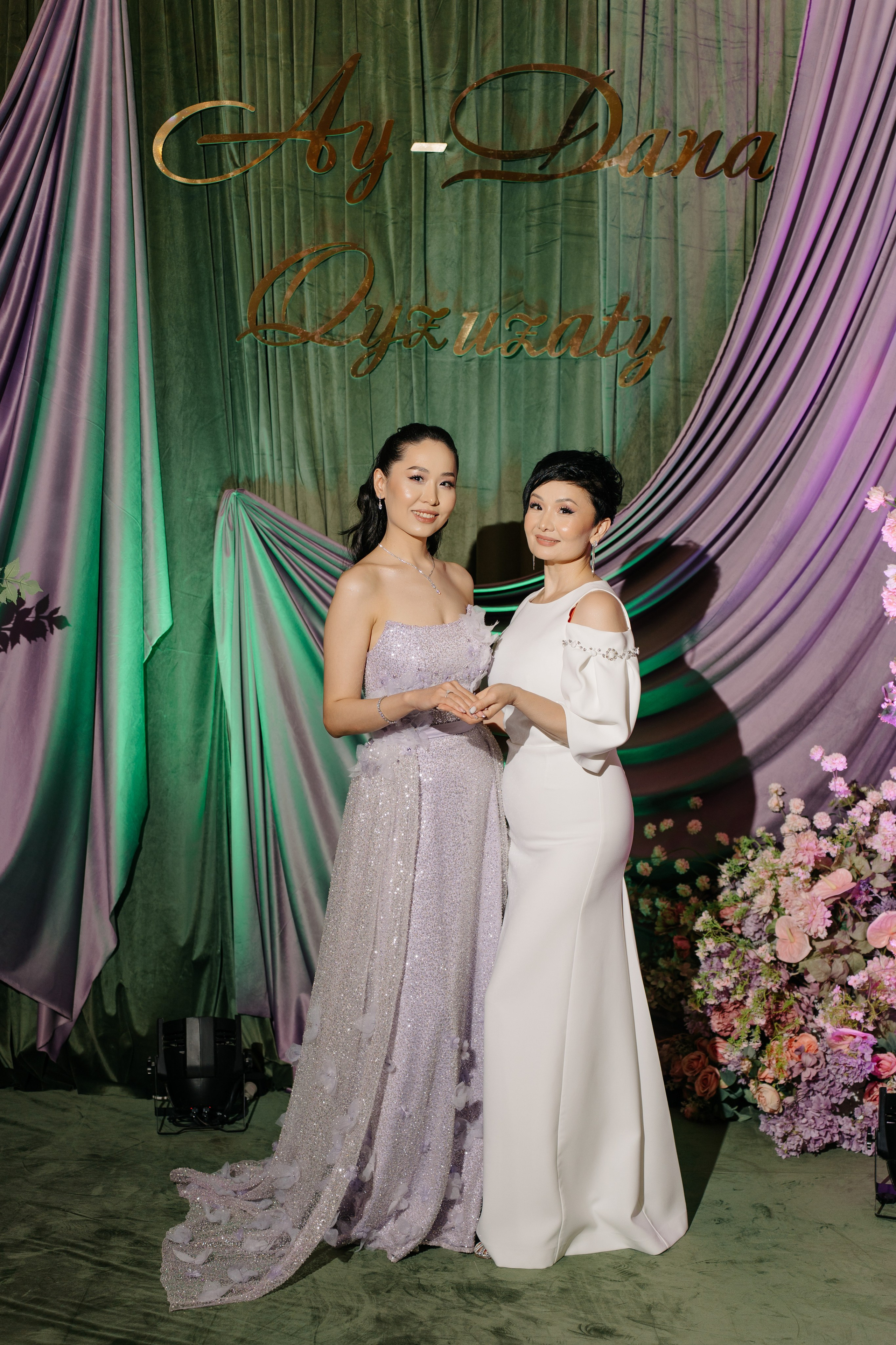 Ay-Dana Uzatu. ___________________________________________________