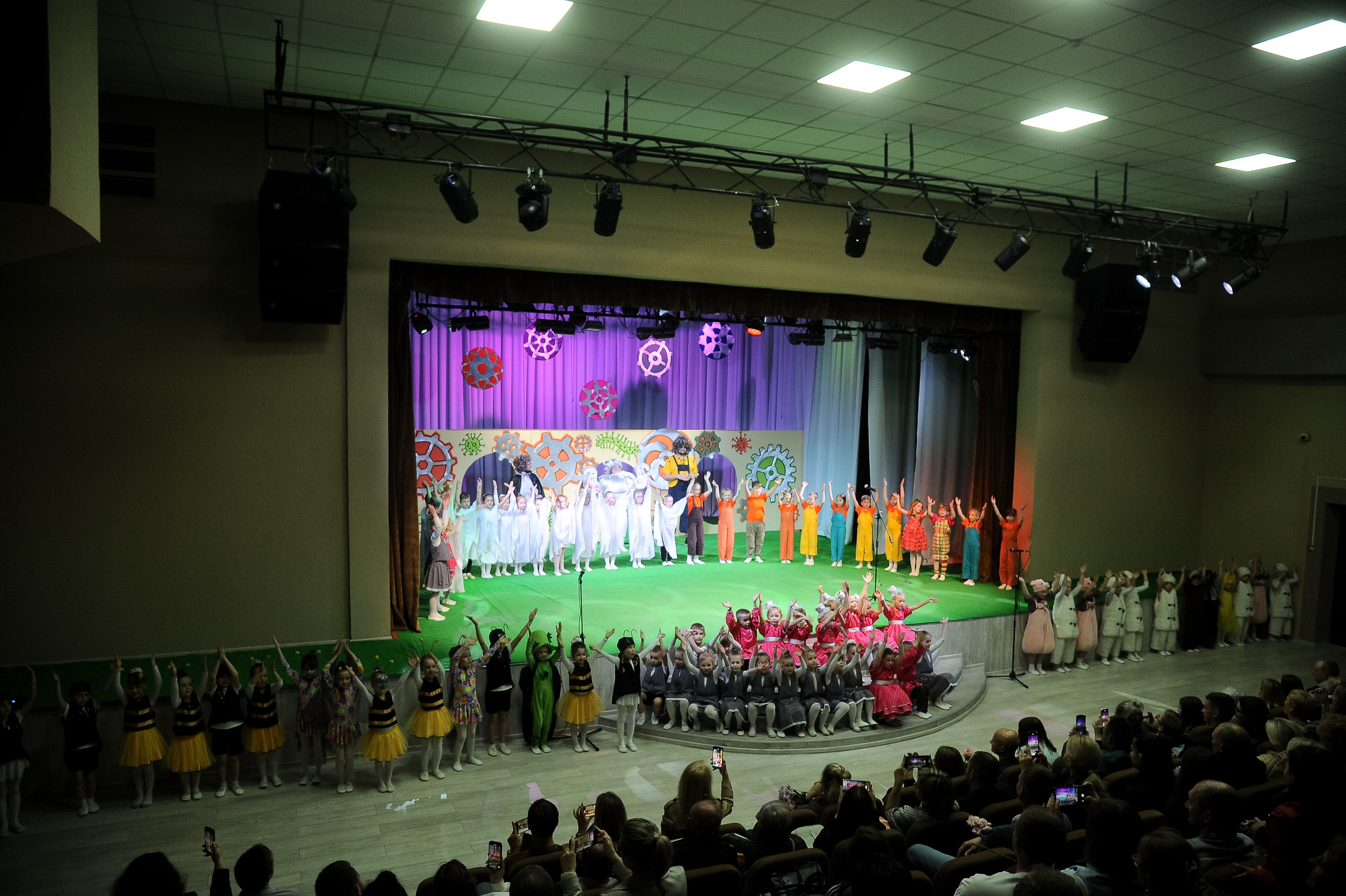 Выпускной 2025, детский центр «Самовар». Фотограф Олег Юршевич Солигорск Минск