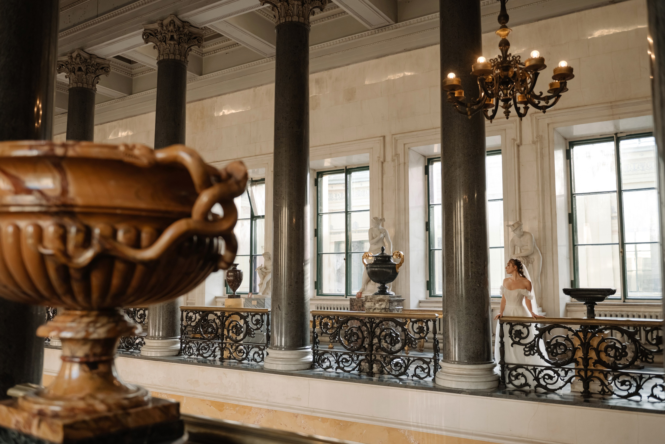 В залах лучшего музея. Свадебный и сеейный фотограф в Санкт-Петербурге Елена Худякова