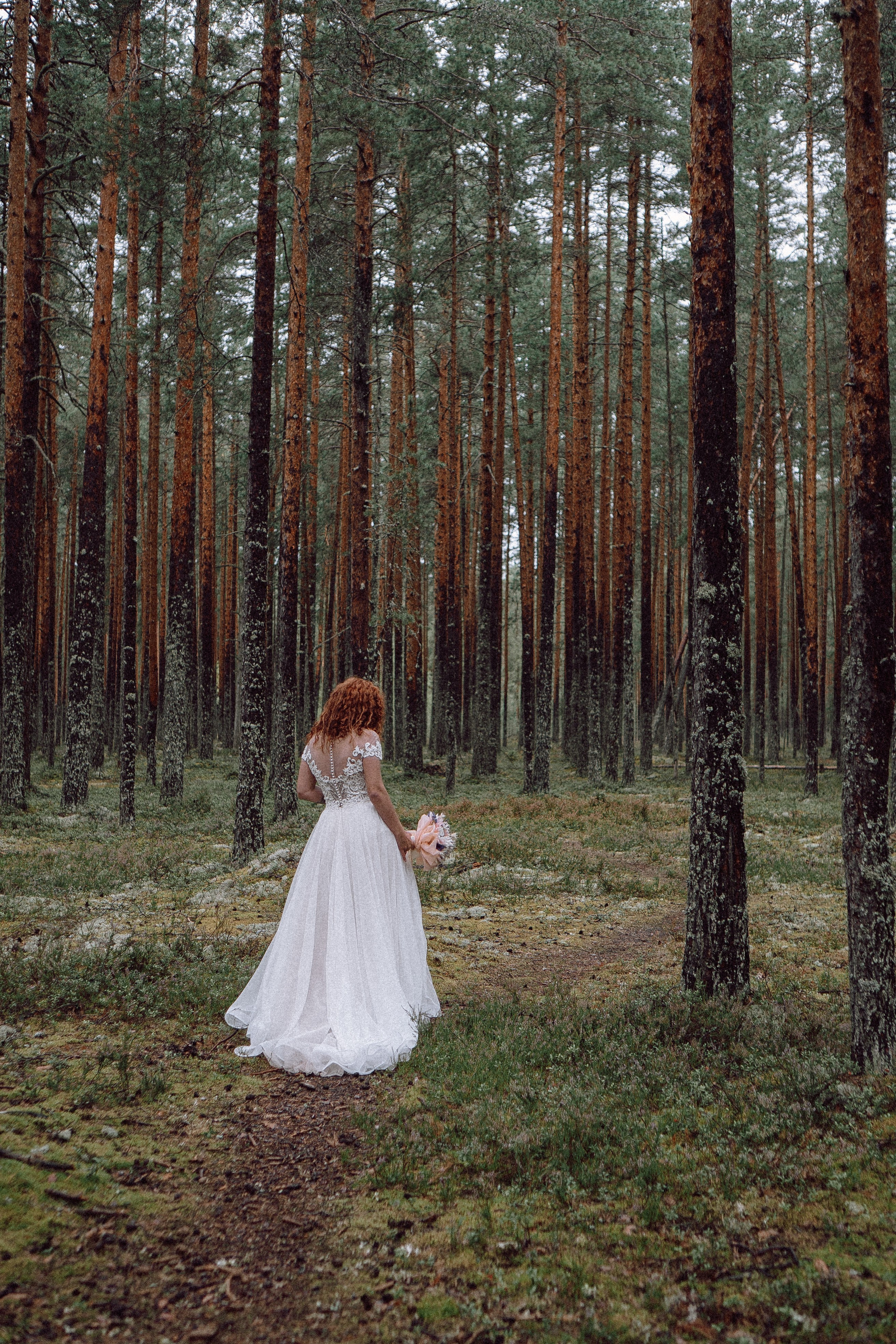 СВАДЕБНАЯ ФОТОСЕССИИЯ ПАРЫ В ГОРОДЕ ПРИОЗЕРСК В СОСНОВОМ ЛЕСУ И С ПИКАПОМ. Профессиональный фотограф, Санкт-Петербург — Виктория Богомолова