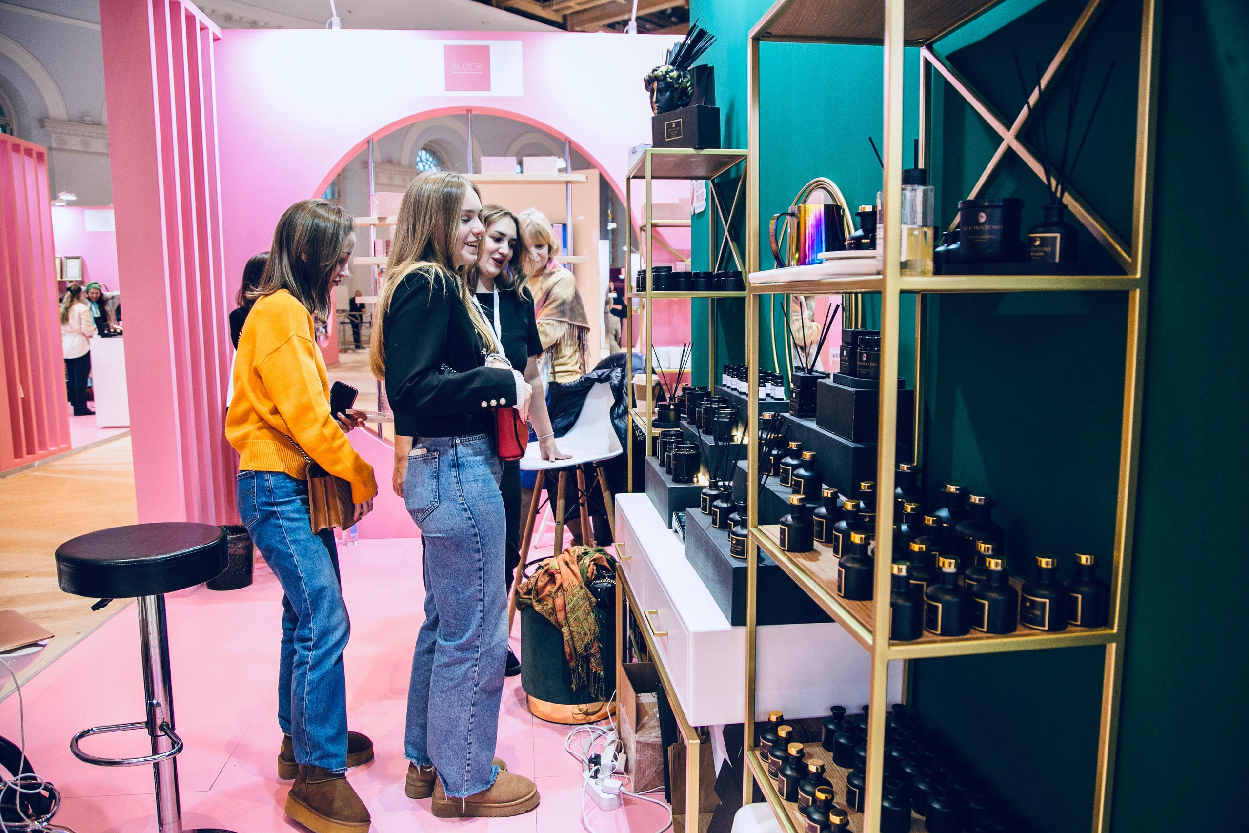 Выставки. Профессиональный фотограф Евгений Земцов в Москве. Контент съемка, репортаж мероприятий, бизнес портреты