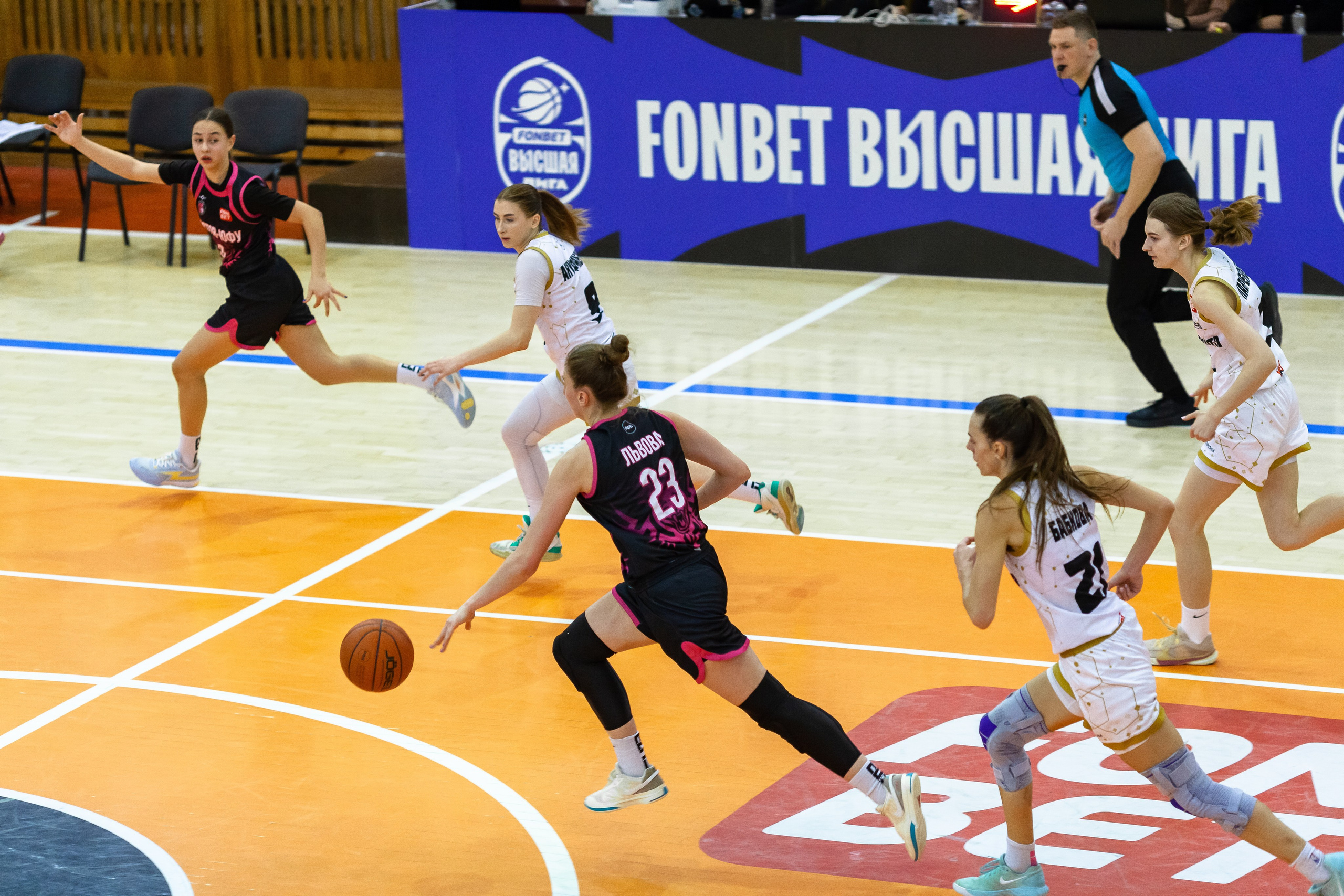 ЧГУ-Атланта — Ростов-ЮФУ / 1 игра. Фотография