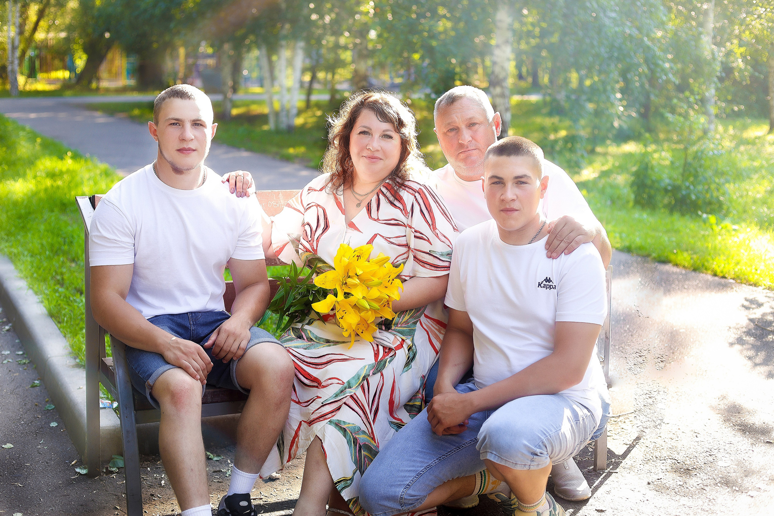 Семейные фотосессии студийные; новогодние, тематические, домашние и тд. Выпускные альбомы для школ и Детских садов в Барнауле /Выпускные/Свадебные/Детские/Семейные и др. виды съёмок /Фотограф Вера Валейко