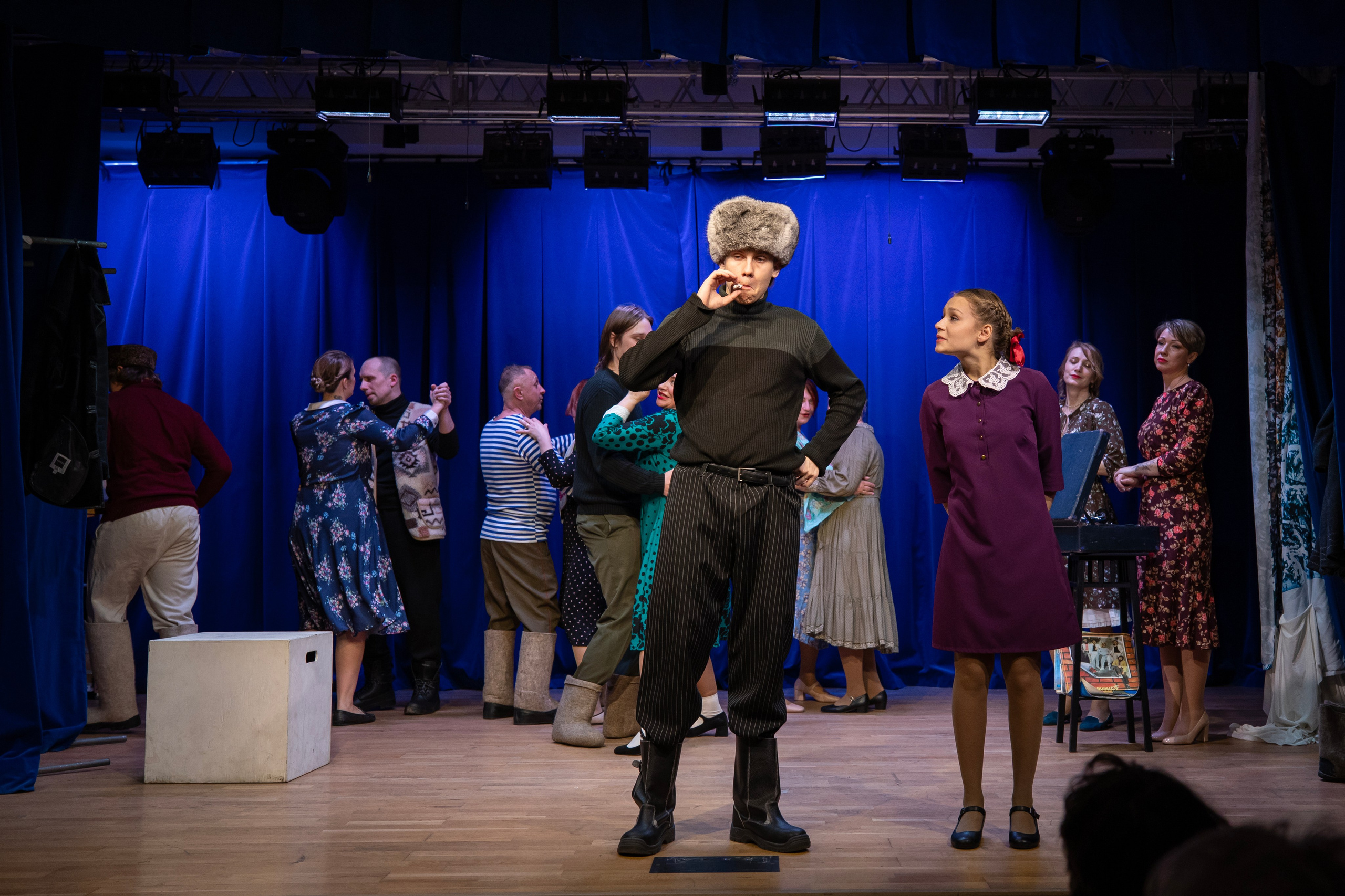 «Девчата», спектакль театральной студии «Дом». Фотограф Сергей Ловкий