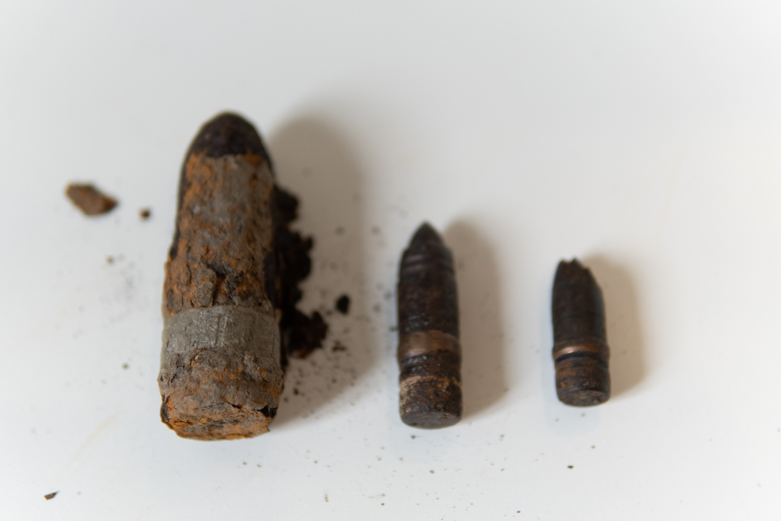 Ничего не было видно и приходилось прислушиваться. Художественная группа «Нежные Бабы»