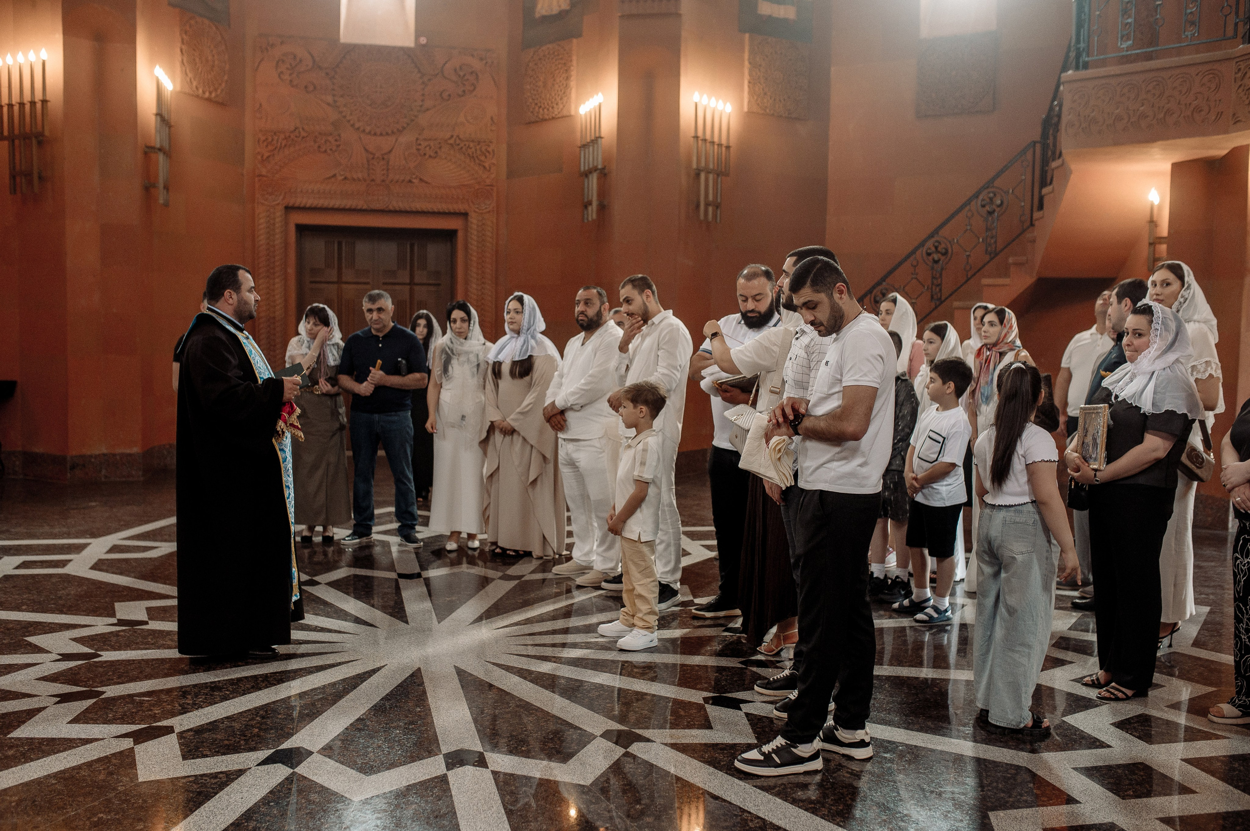 Крещение в армянском храме. Фотограф Мария Стрелкова