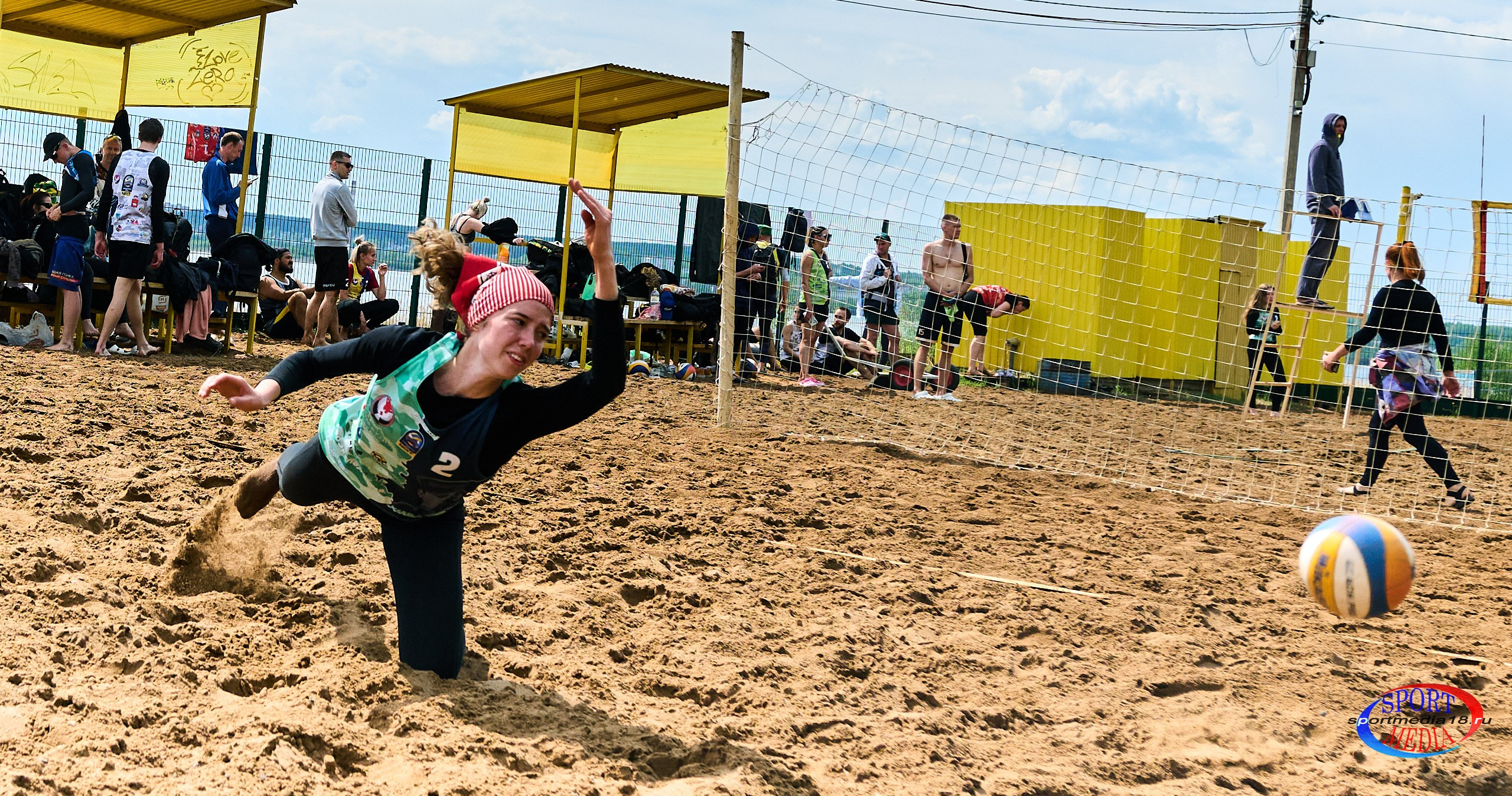 Пляжный волейбол. ПРИВОЛЖСКАЯ ЛИГА MIXT Ижевск 18.05.2025. Спортивный репортажный фотограф в Ижевске Сергей Мерзляков
