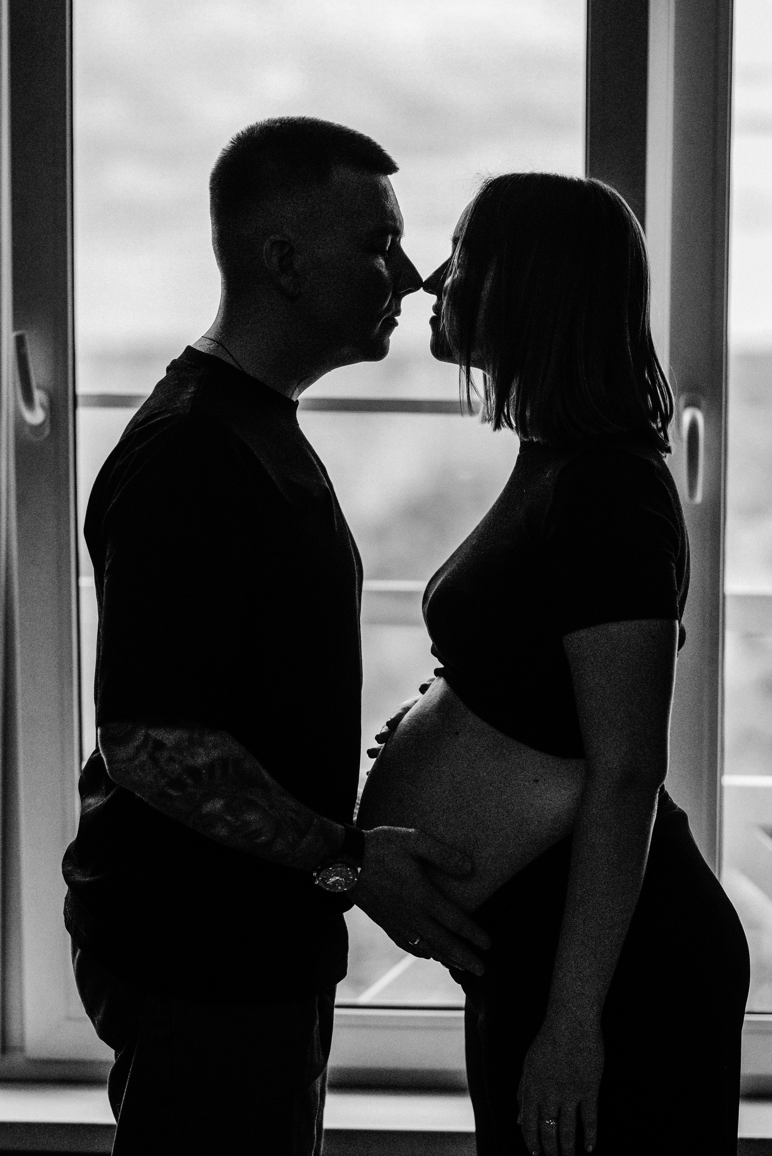 Миша и Ирина в ожидании чуда в домашней обстановке. Свадебный и портретный фотограф в Липецке Юлия Свит