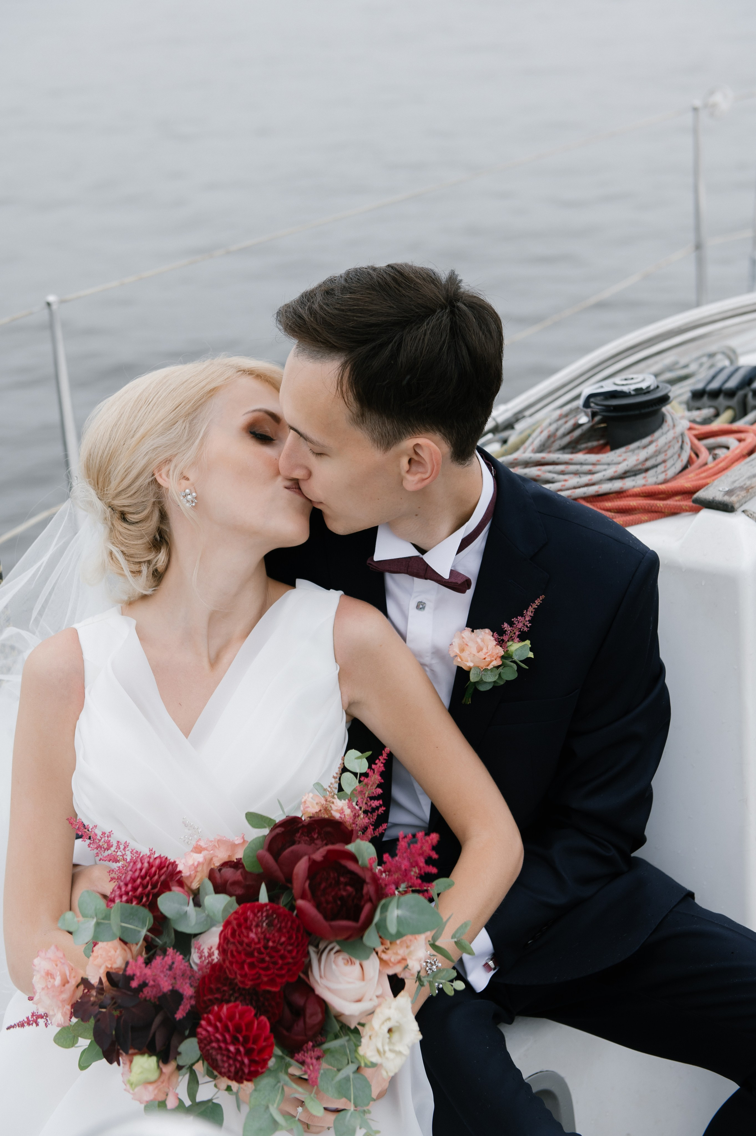 Свадебная фотосессия в яхт-клубе. Семейный и свадебный фотограф в Москве Татьяна Николаева