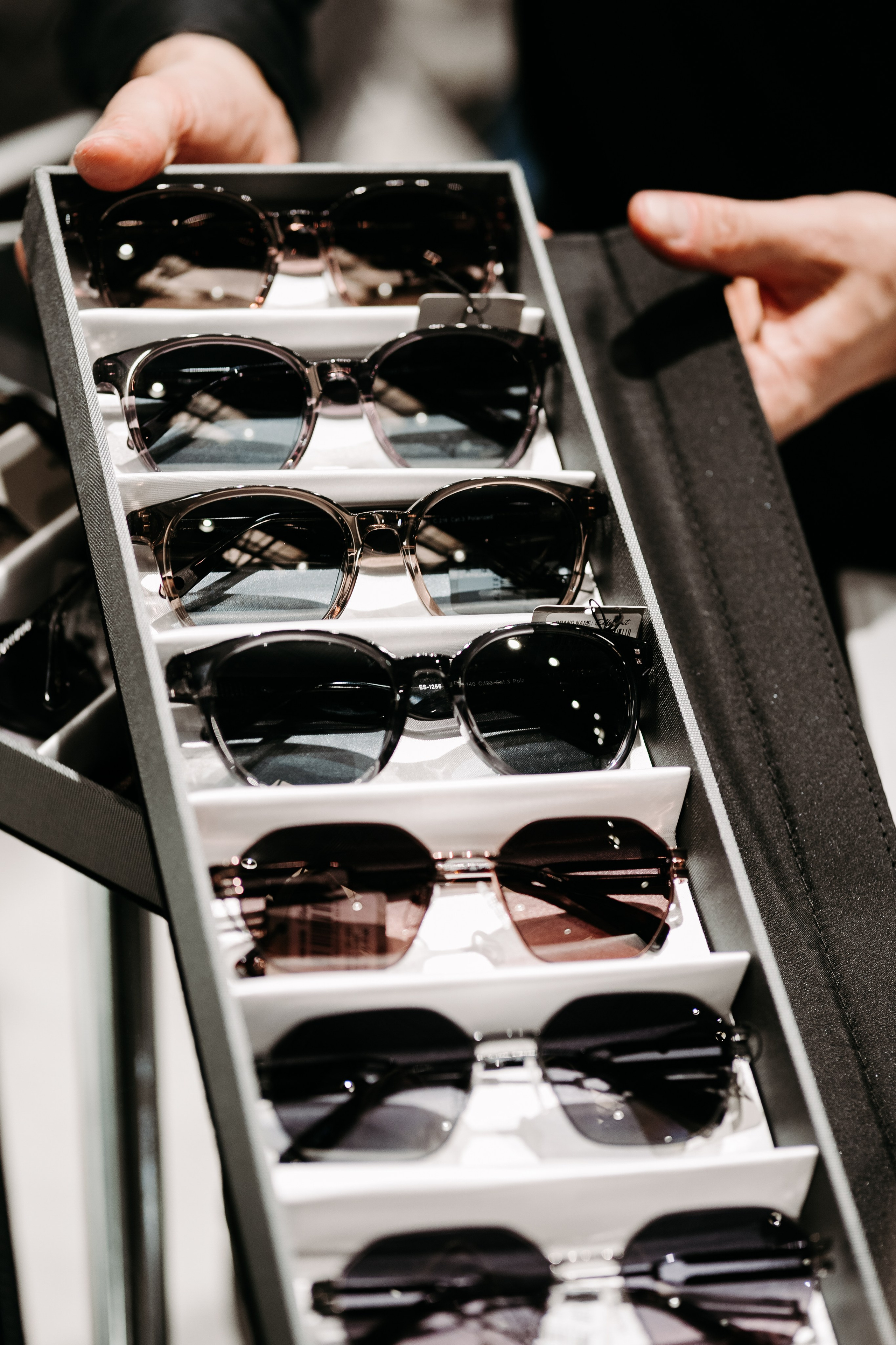 Оптическая_выставка. Репортажный и свадебный фотограф в Москве Рая Небогатова