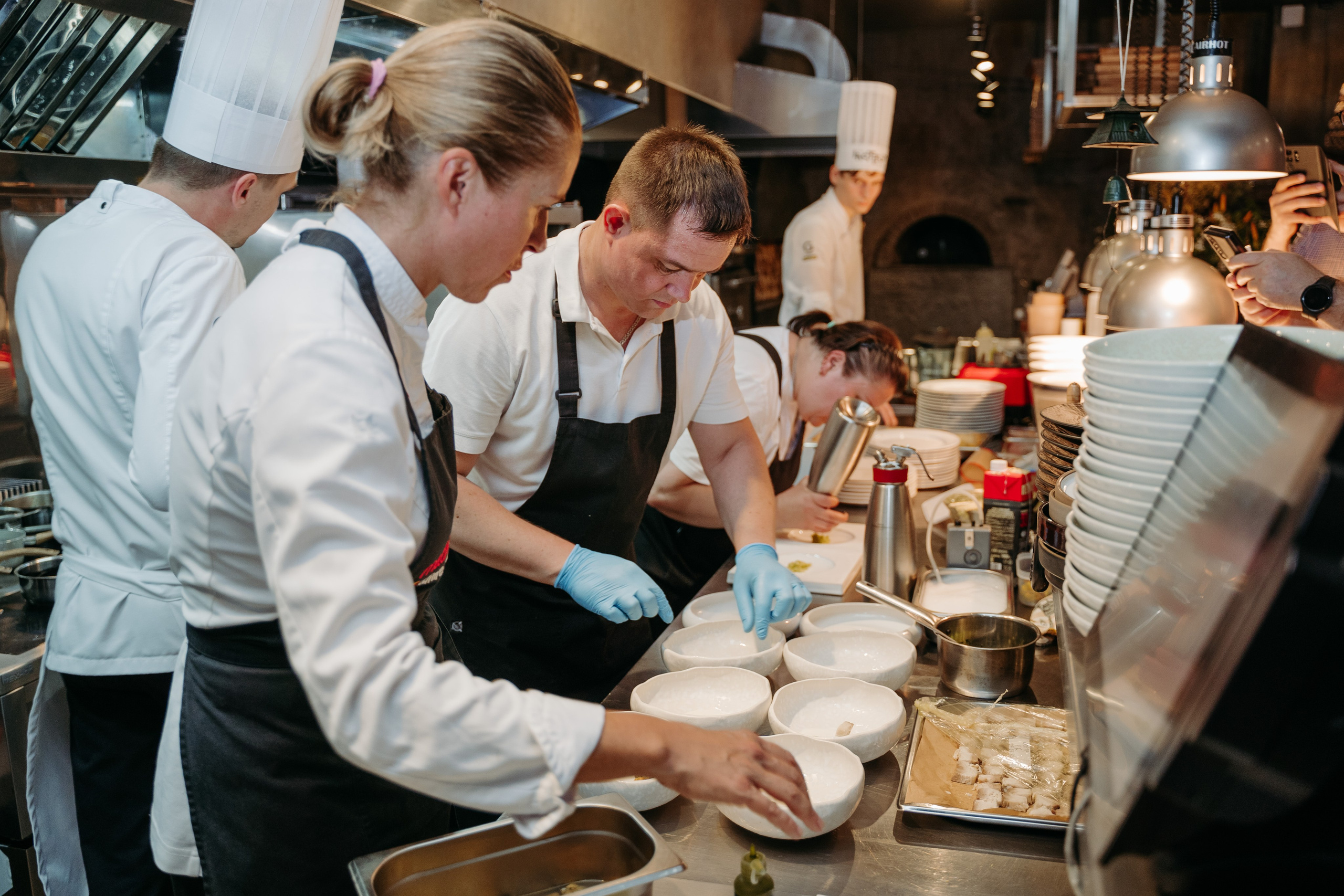 Открытый ужин с Mishlen Шеф Поварами. Репортажный и свадебный фотограф в Москве Рая Небогатова