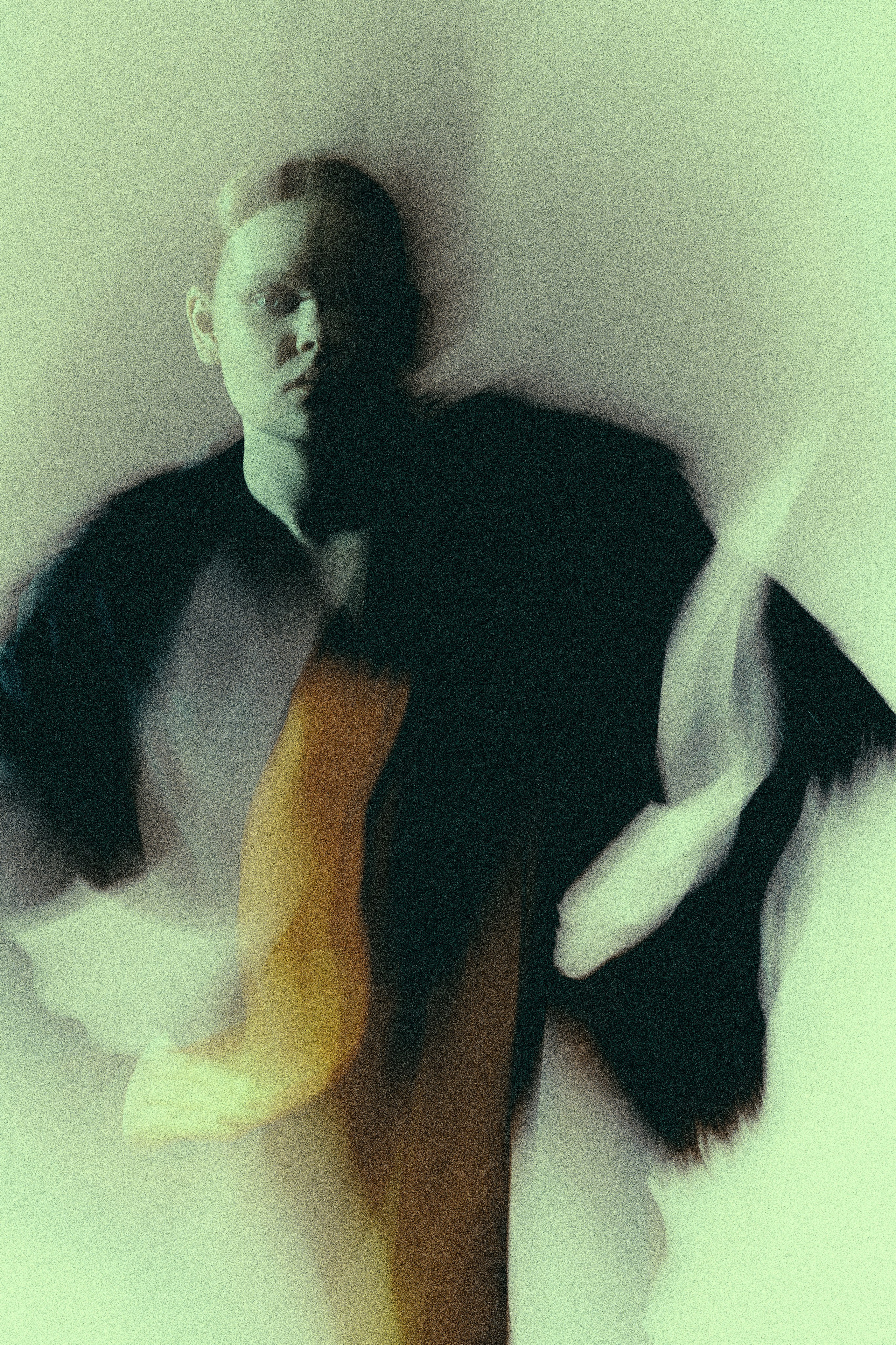 ADVANCED COMMERCIAL RETOUCHING. Salien Adare