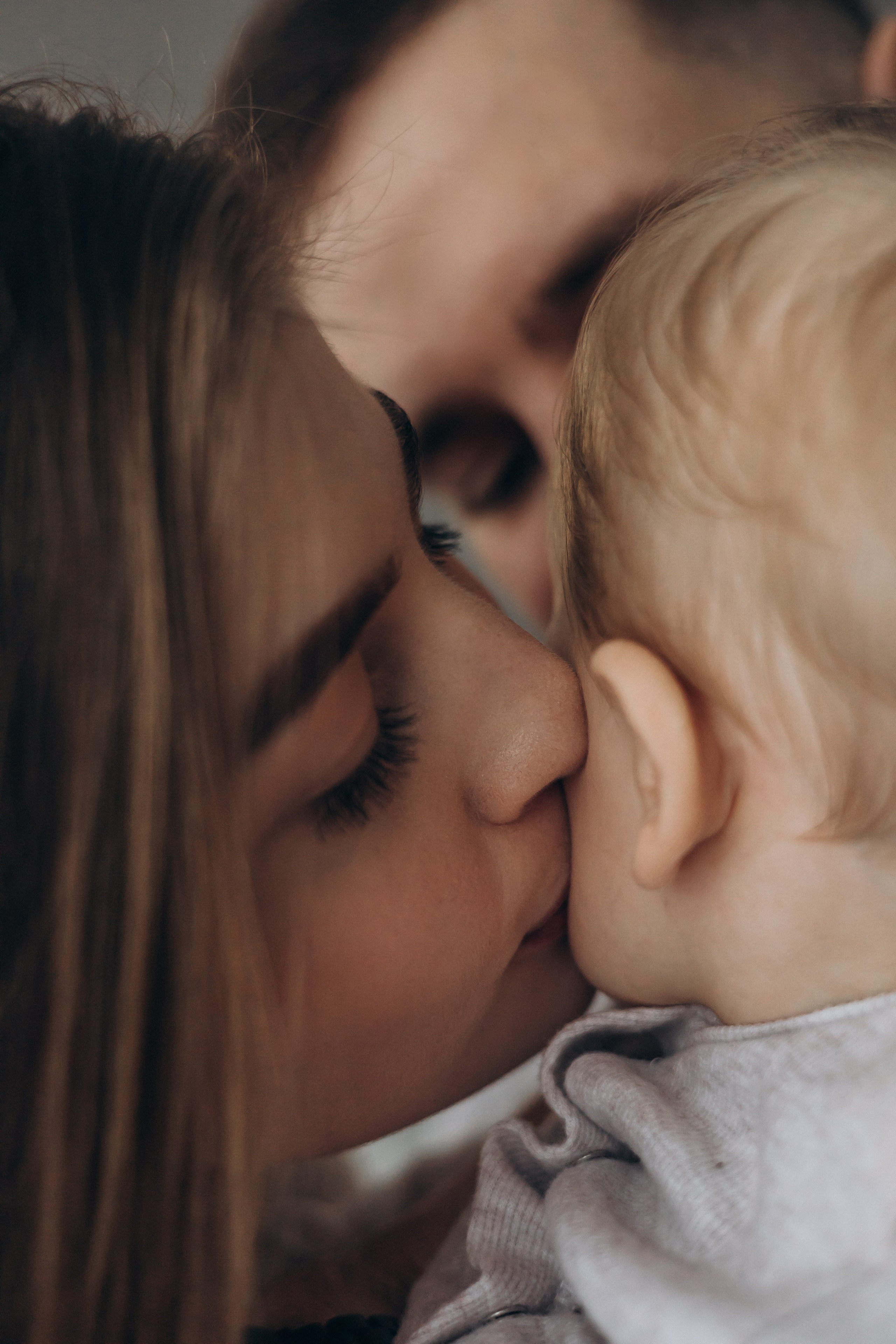 Юлия, Максим и малыш Ефим. Семейный, домашний, ньюборн фотограф Москва Цветкова Елизавета
