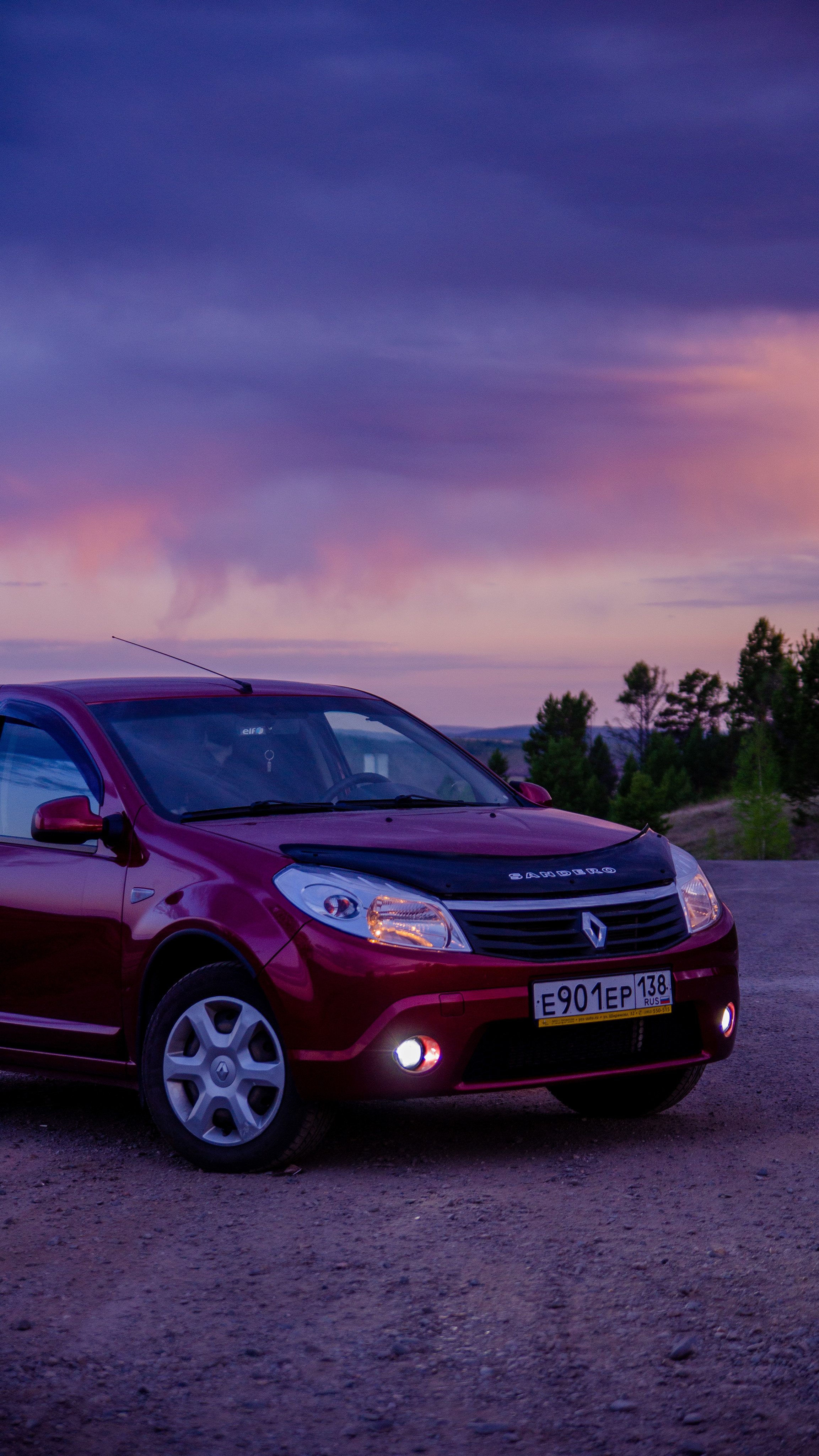 Renault Sandero. Фотограф, видеограф и пилот дрона на Байкале
