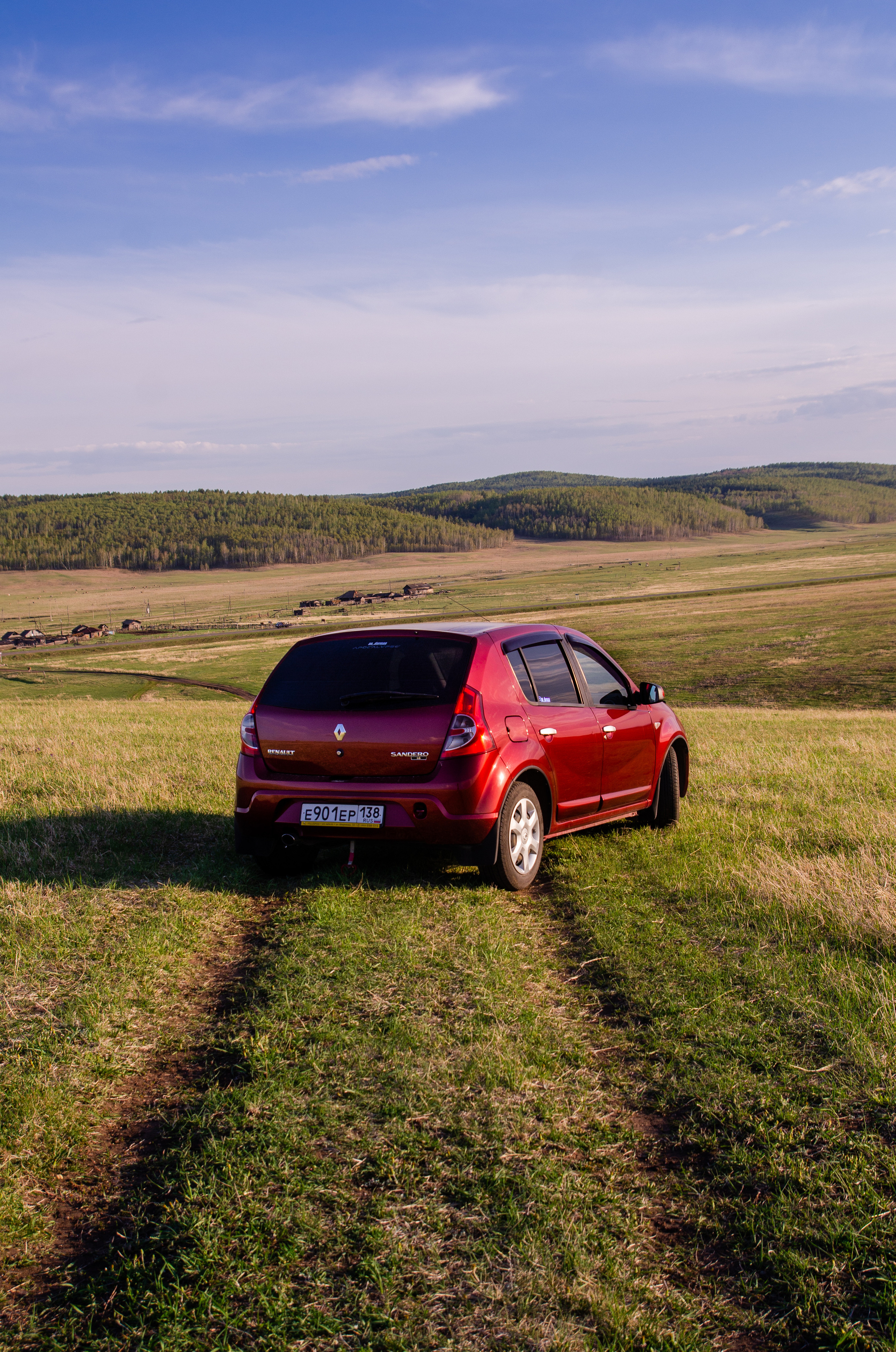 Renault Sandero. Фотограф, видеограф и пилот дрона на Байкале