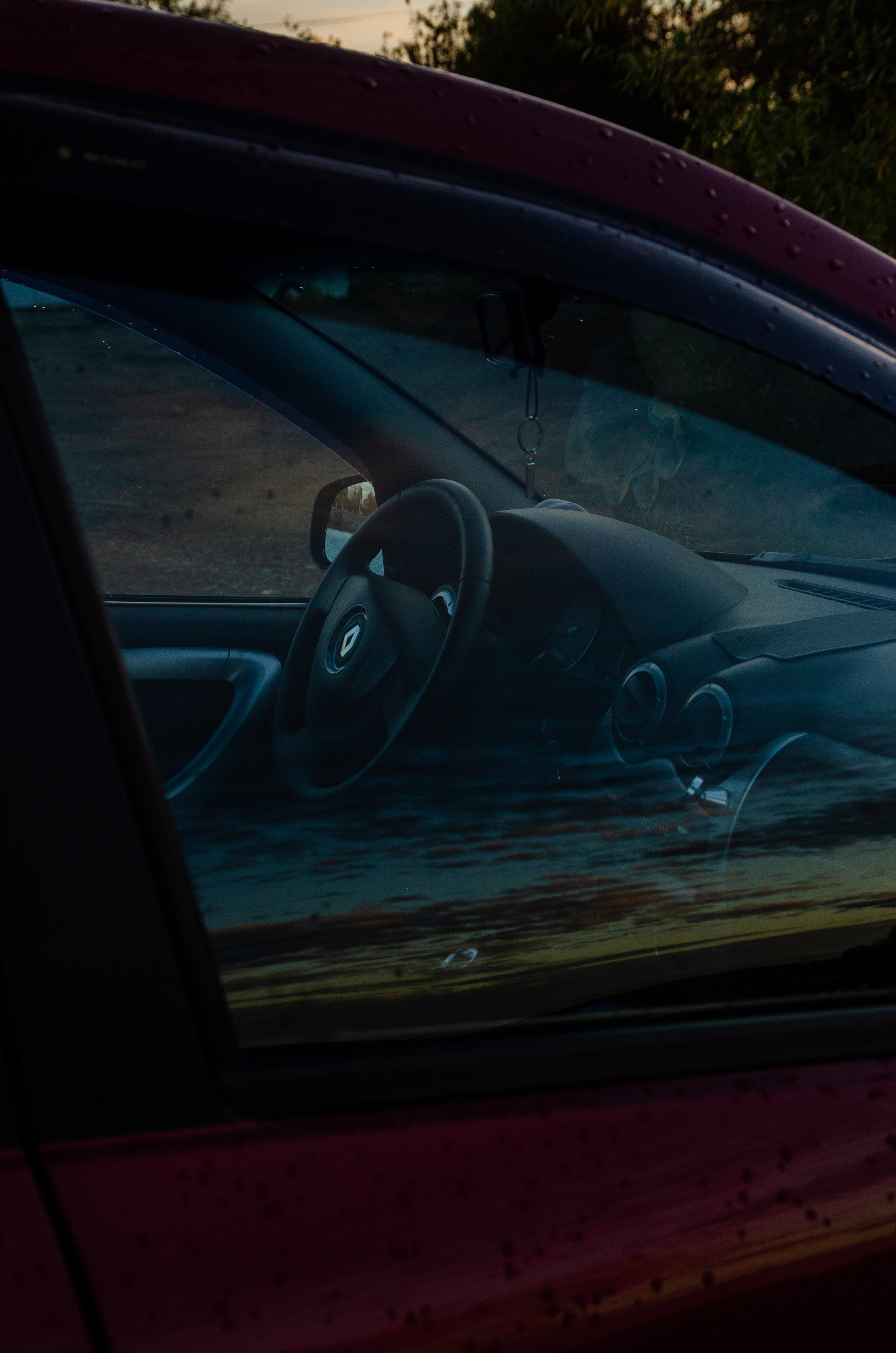 Renault Sandero. Фотограф, видеограф и пилот дрона на Байкале