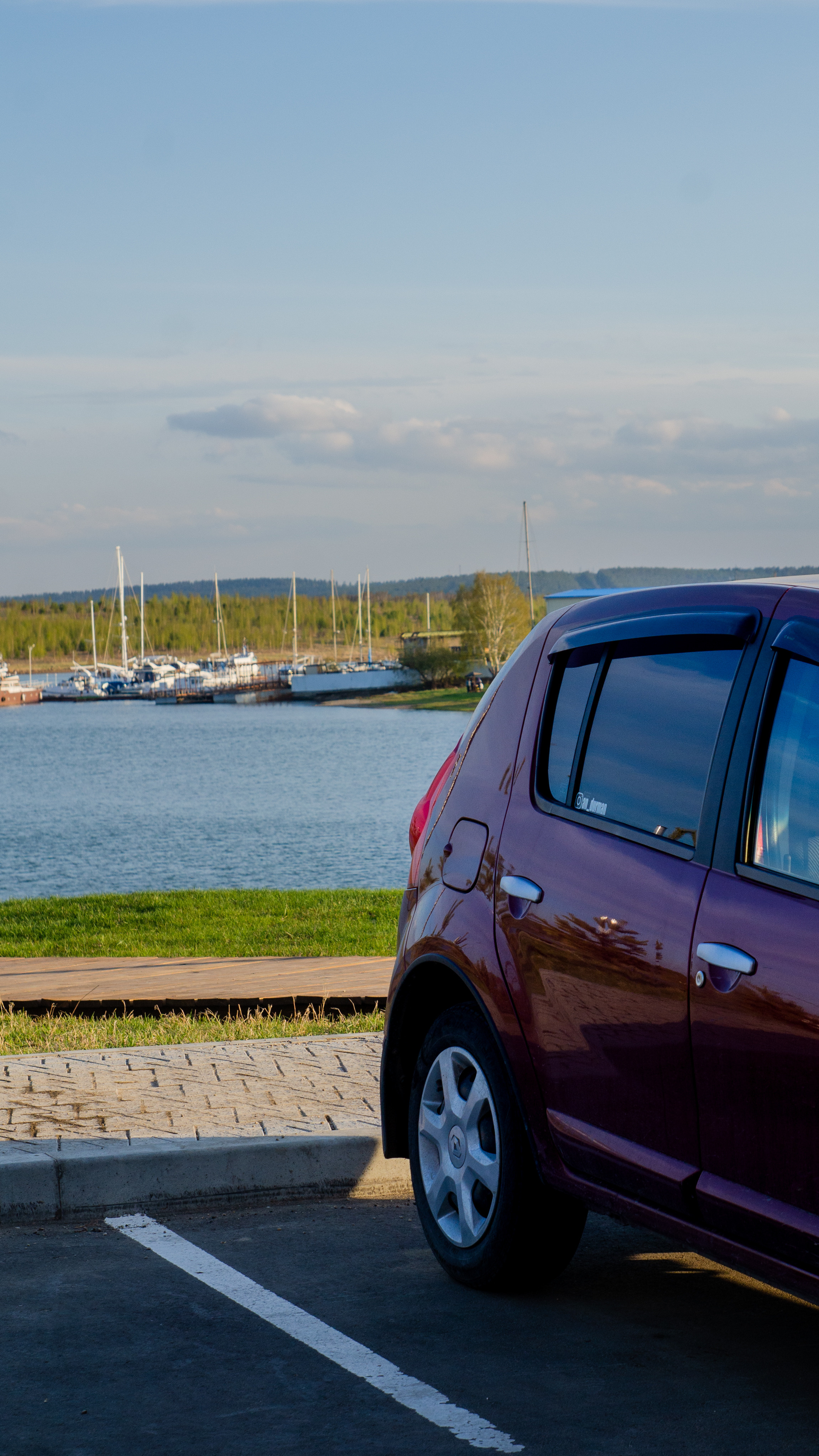 Renault Sandero. Фотограф, видеограф и пилот дрона на Байкале