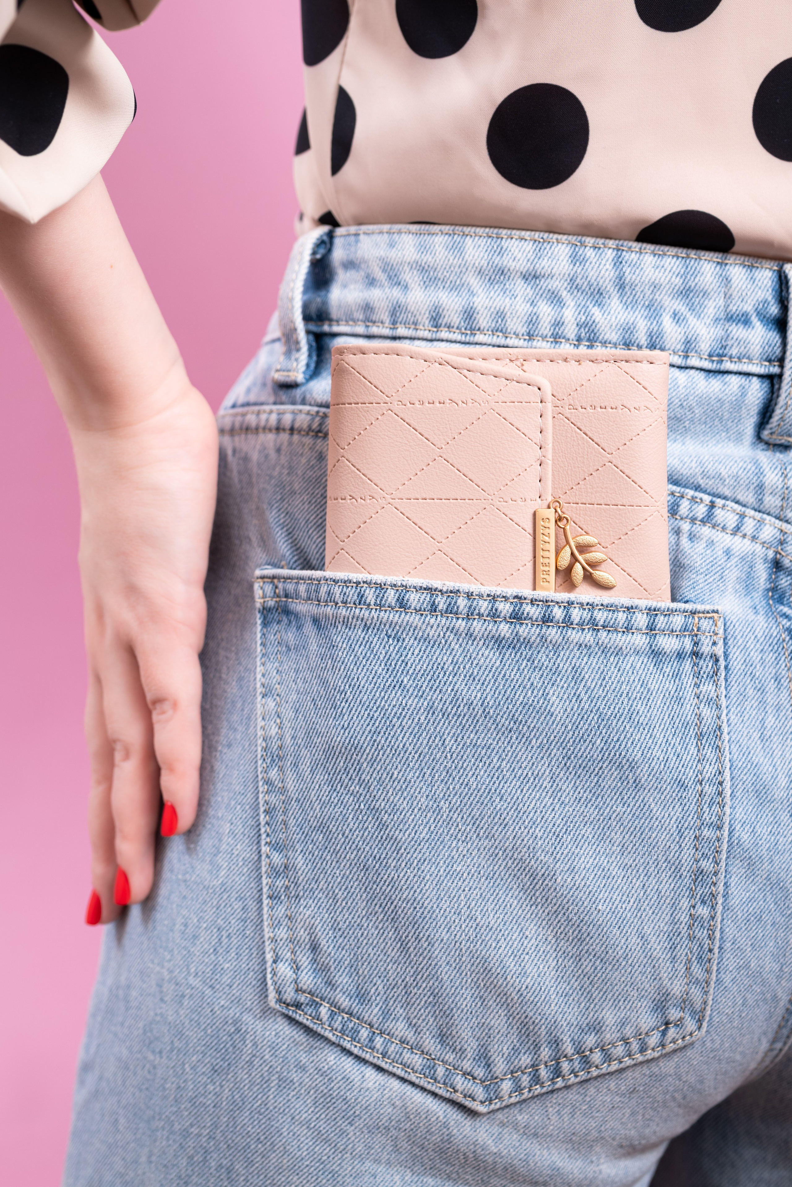 Кошельки. Предметный фотограф, фото для маркетплейсов Пятигорск, КМВ