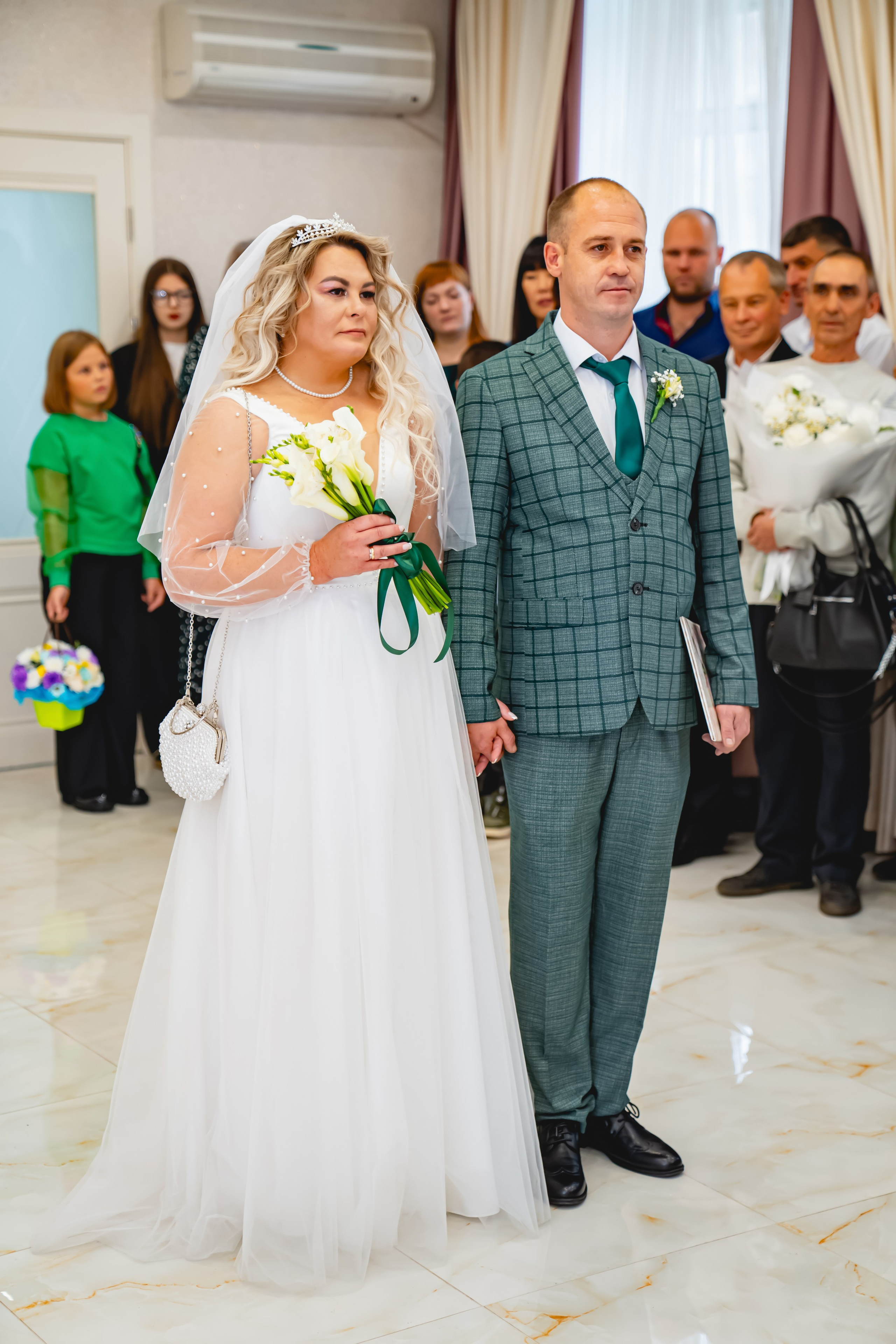 Осенняя Свадьба 2024. Занимаюсь профессиональной фотографией и живу рядом с Байкалом. Работаю в разных жанрах