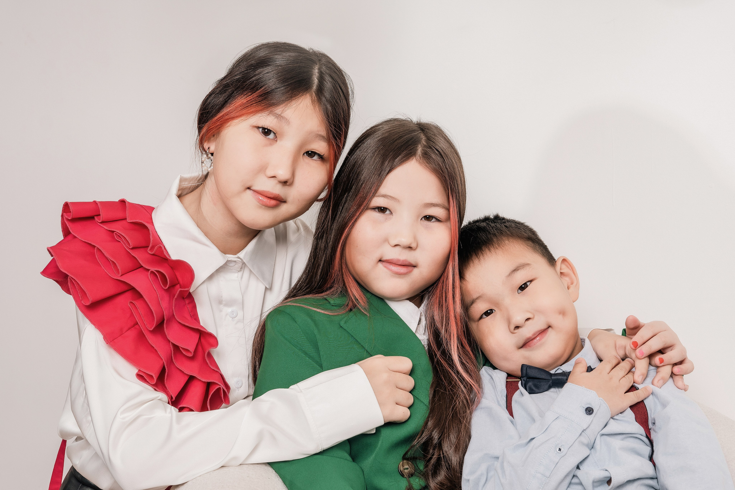 Семейная новогодняя фотосессия «Максимум». Занимаюсь профессиональной фотографией и живу рядом с Байкалом. Работаю в разных жанрах