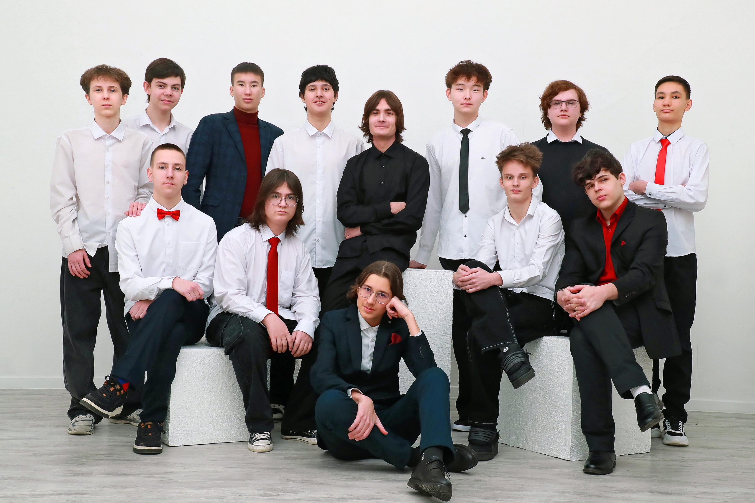 Альбомы для 9 и 11 класса. Создание стильных выпускных альбомов