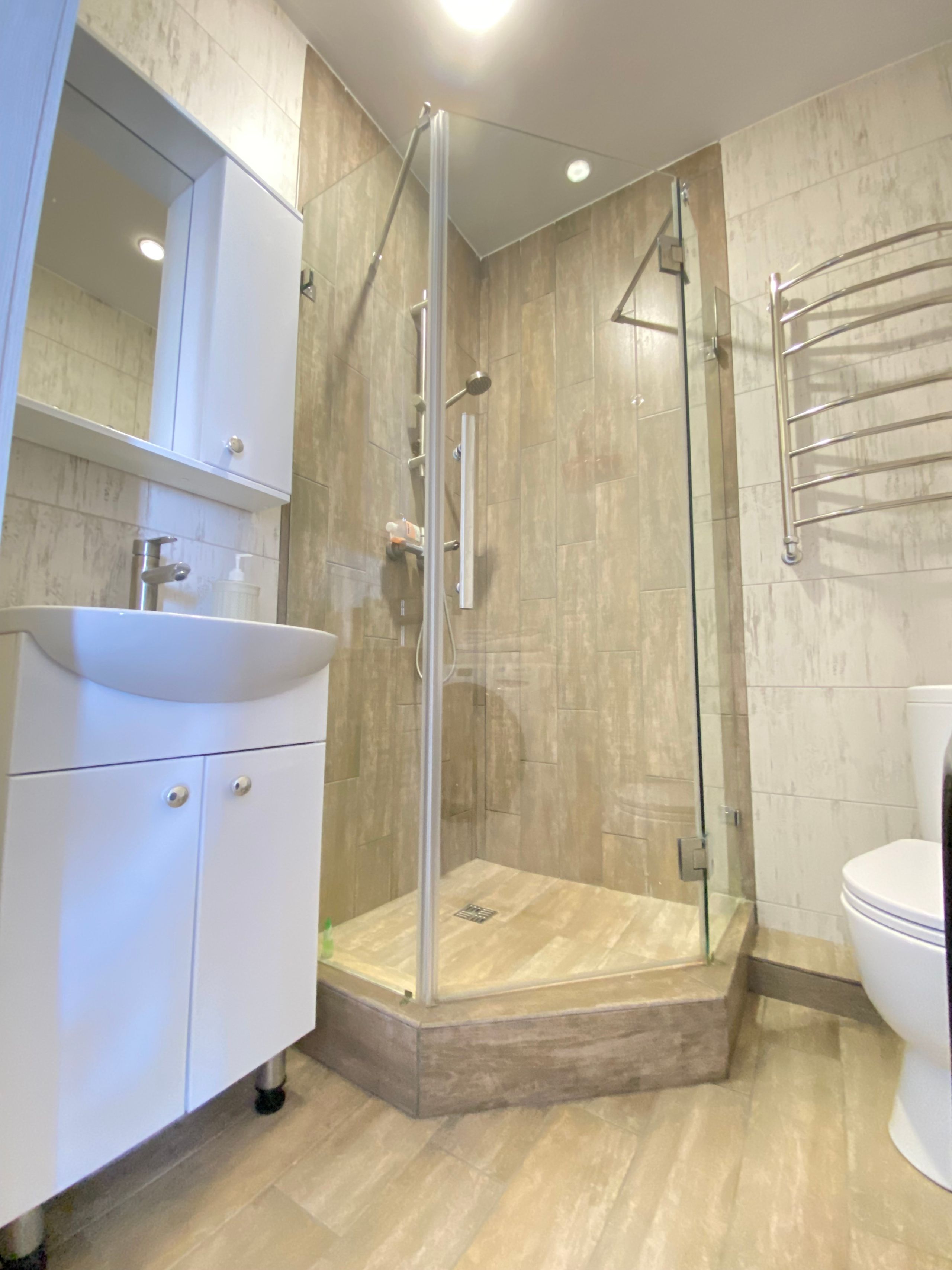 Квартира с мансардой и шикарным балконом! Вид на море и завораживающие закаты!. Квартиры посуточно, длительно в Сочи, LARA APART GROUP