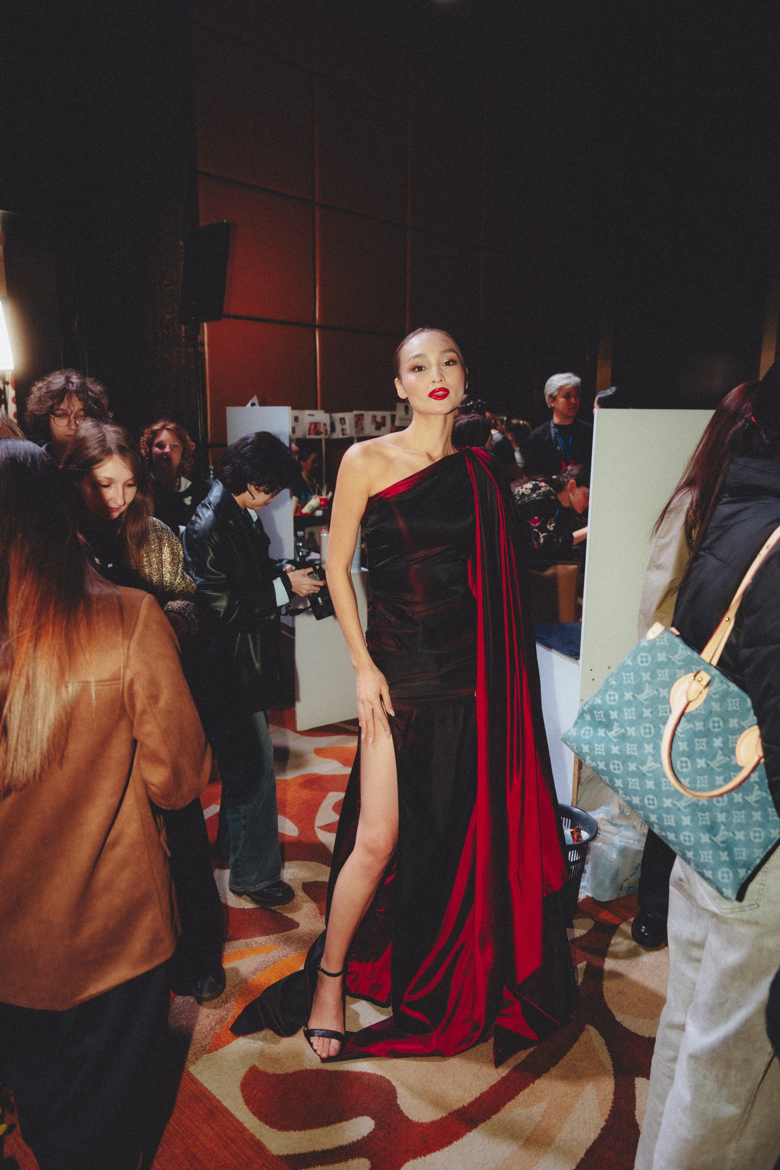 VISA FASHION WEEK ALMATY SS26 / BACKSTAGE ZONE