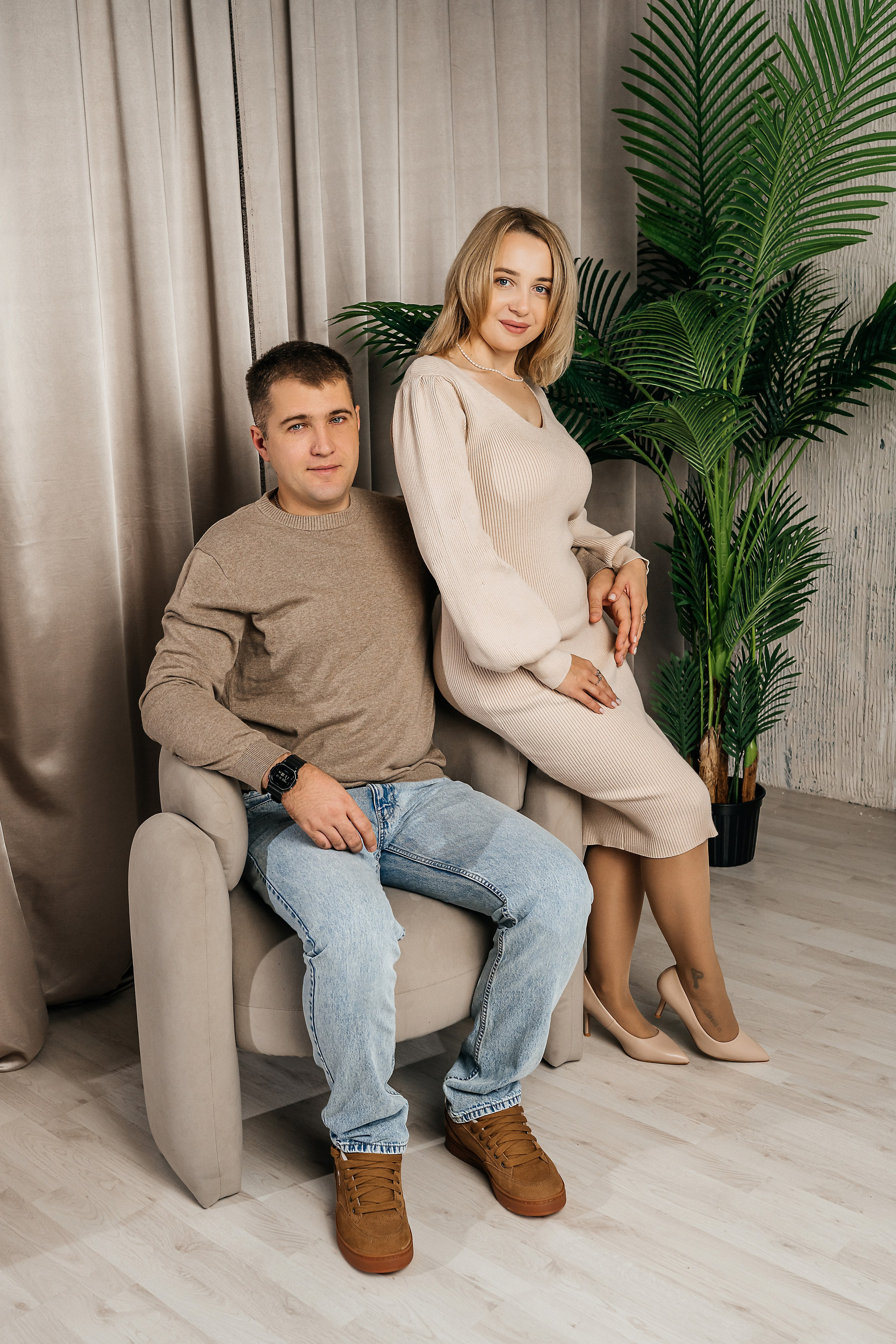 Семья в студии Арта. Фотограф в Каменске-Шахтинском Ольга Сагал