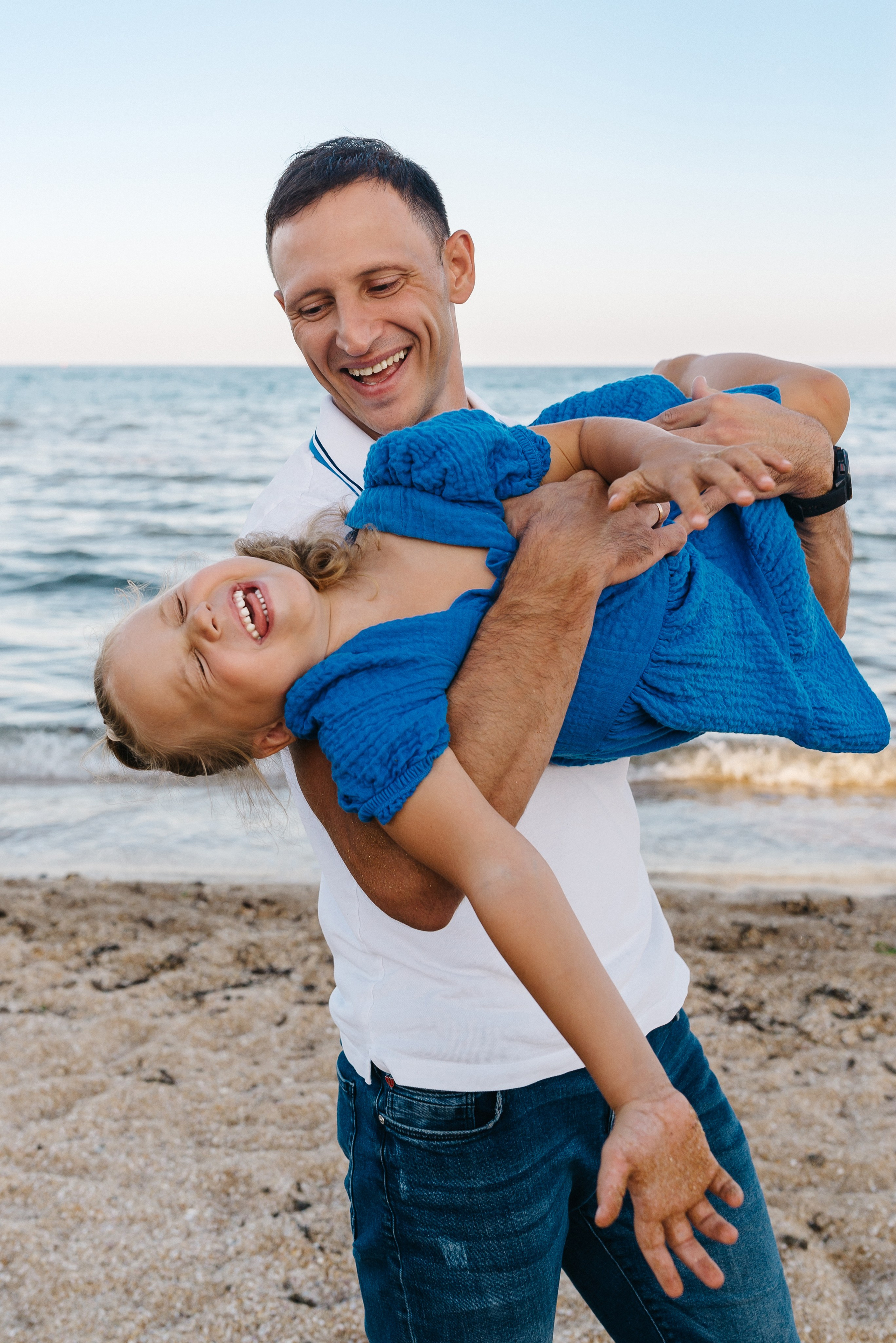 СЕМЕЙНАЯ ФОТОСЕССИЯ НА БЕРЕГУ МОРЯ В ФЕОДОСИИ