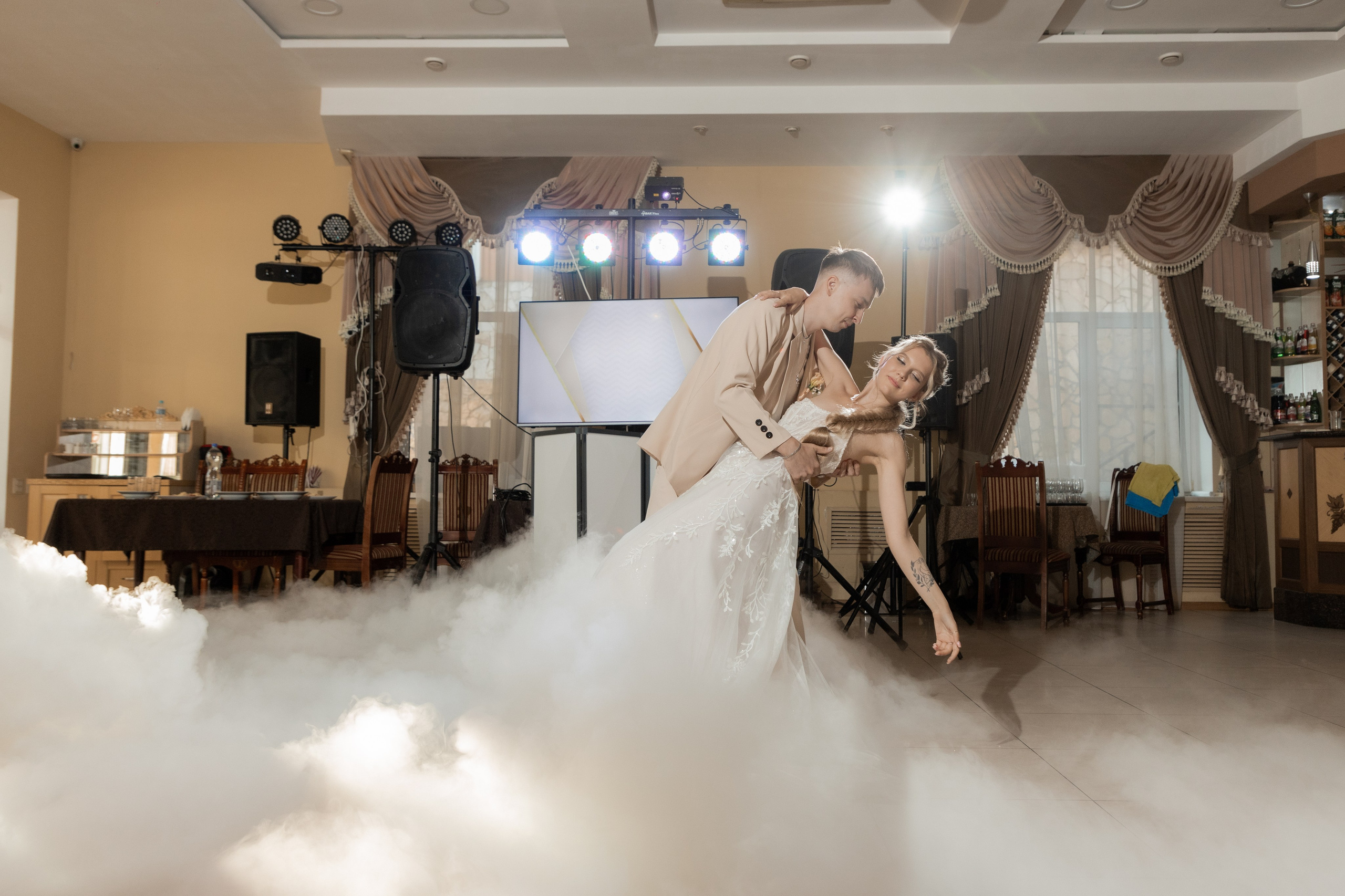 Роман и Александра (банкет). Свадебный фотограф Ангелина Сунгатулина | Саратов | Балаково | Вольск