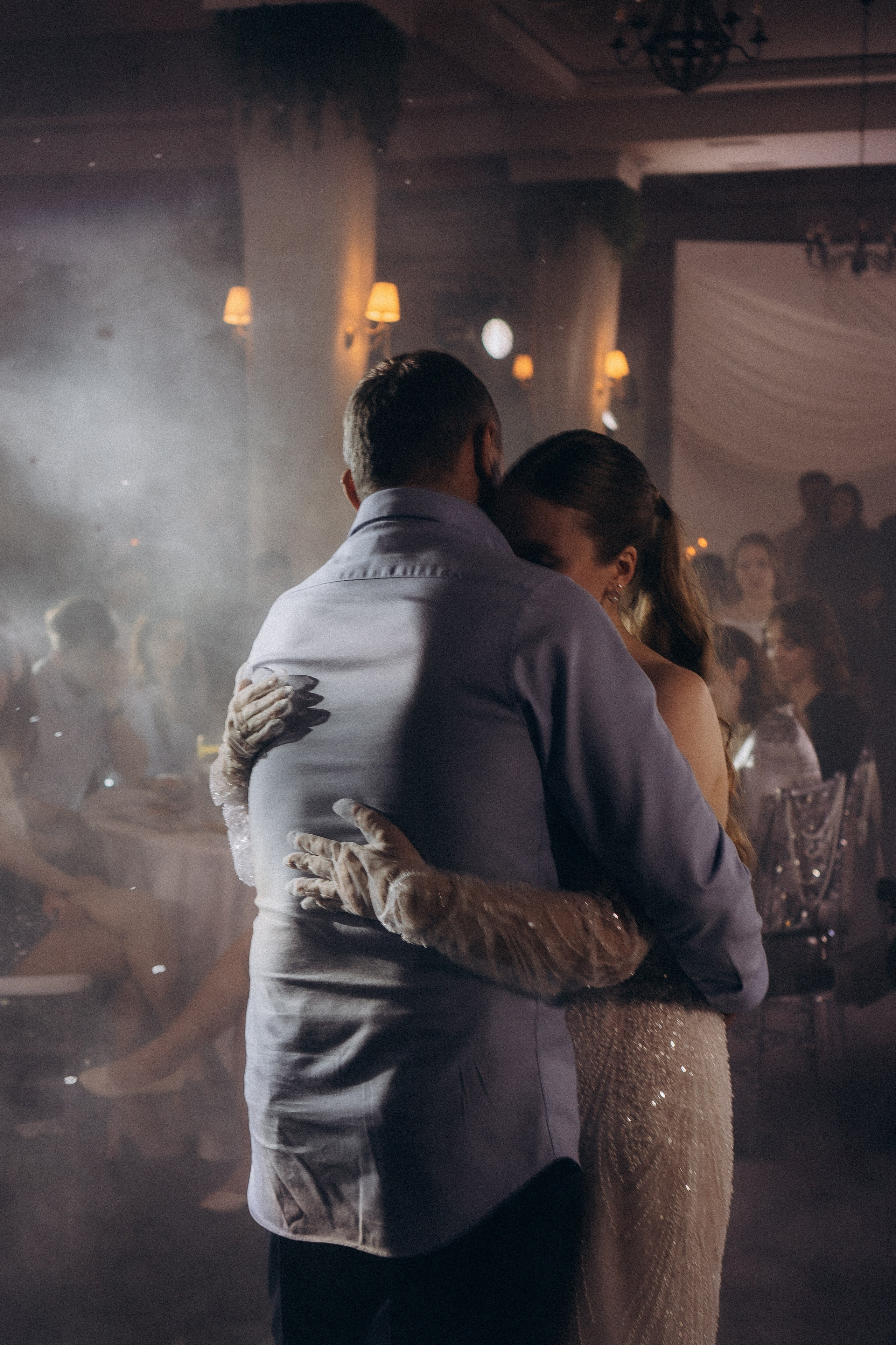 ТАНЕЦ С ПАПОЙ СВАДЕБНМ БАНКЕТЕ (СНЯТО В СИБИРЕ В НИЖНЕВАРТОВСКЕ). Профессиональный фотограф, Санкт-Петербург — Виктория Богомолова