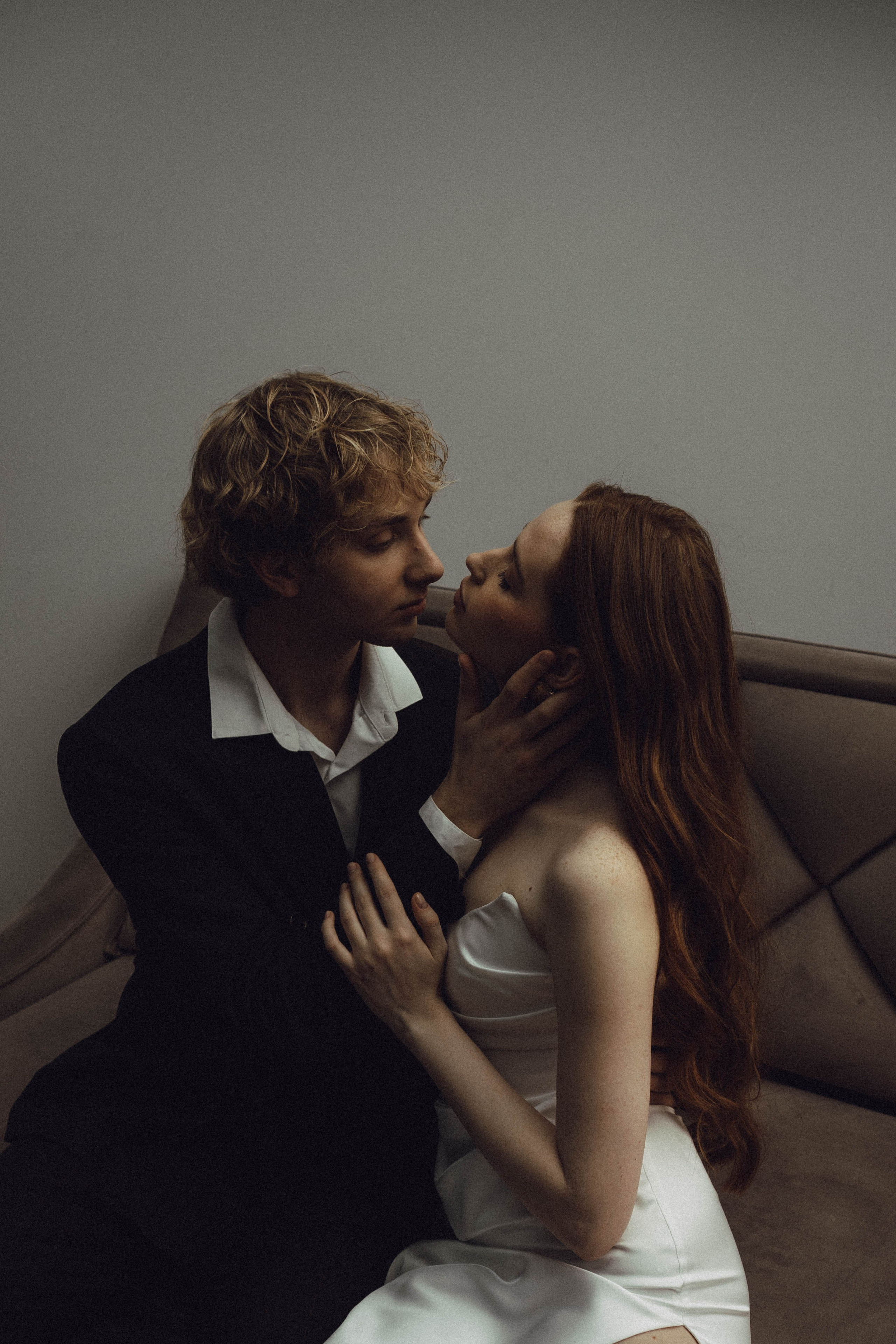 СВАДЕБНАЯ СЬЕМКА В ОТЕЛЕ. СБОРЫ ЖЕНИХА И НЕВЕСТЫ И ТАКЖЕ ТОР И ПОДГОТОВКА К ПРОГУЛКЕ. Профессиональный фотограф, Санкт-Петербург — Виктория Богомолова